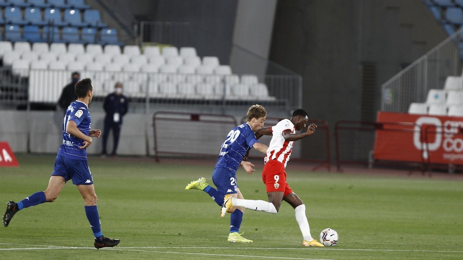 Sadiq  acabó frustrado el duelo ante el Alcorcón