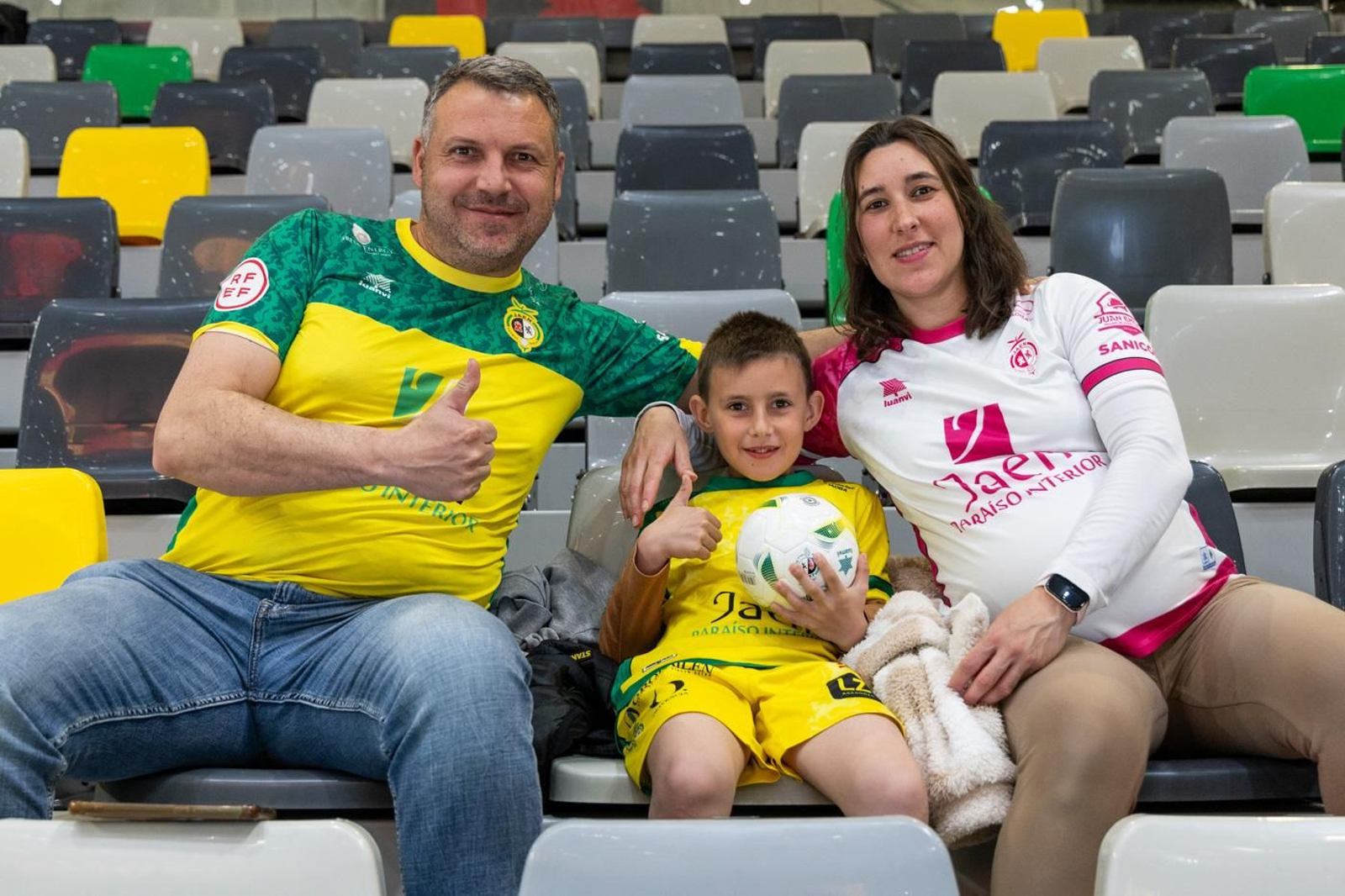 En imágenes: la afición y mejores jugadas del Jaén FS - Jimbee Cartagena