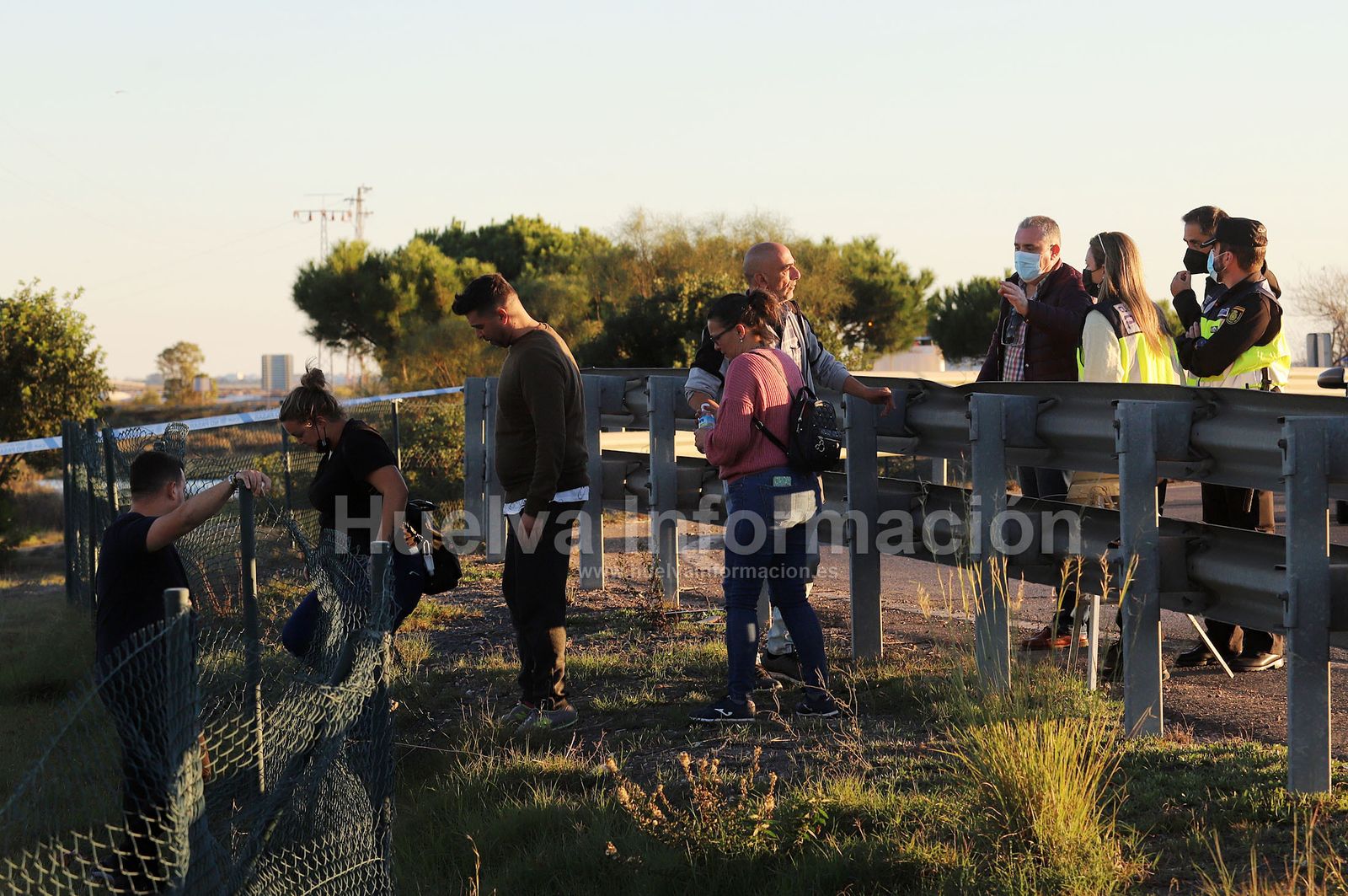 Encuentran los cuerpos de Enrique y Paqui en el acceso al espigón de Huelva, en imágenes