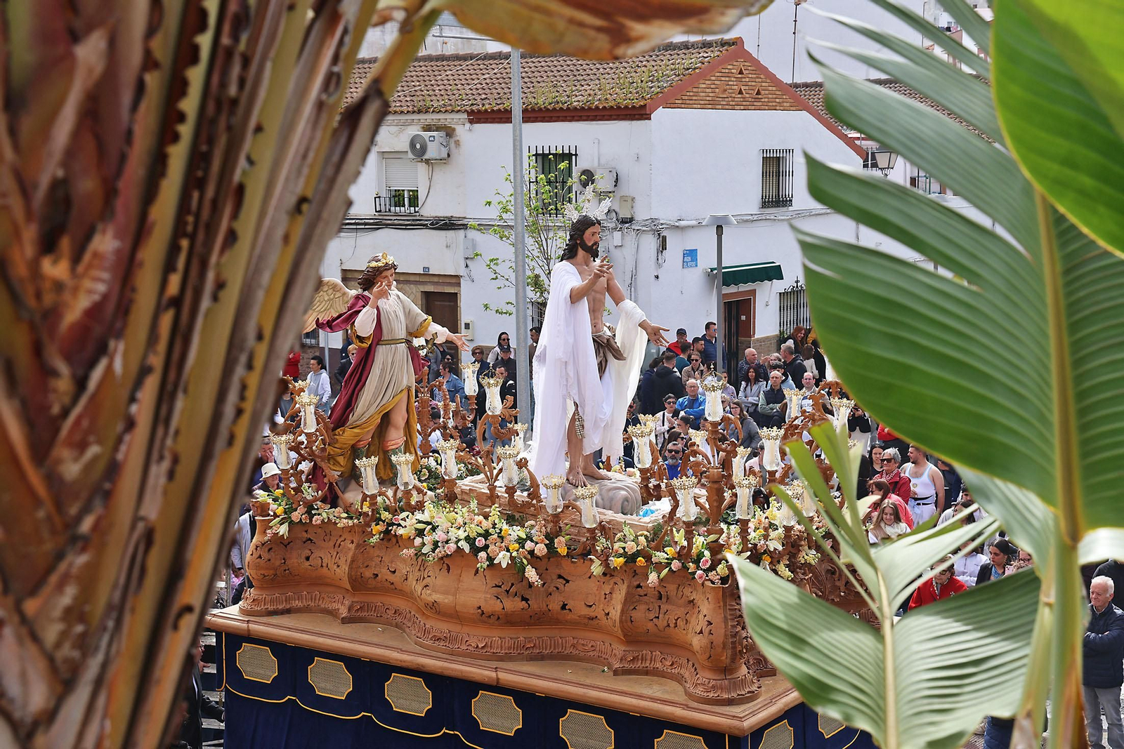 Imágenes de El Resucitado por el barrio de La Hispanidad
