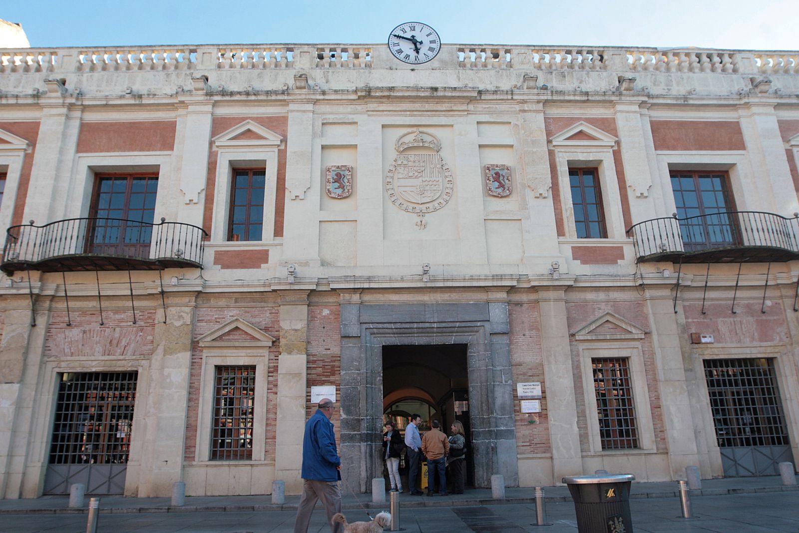 Fachada del mercado municipal de la plaza de la Corredera.