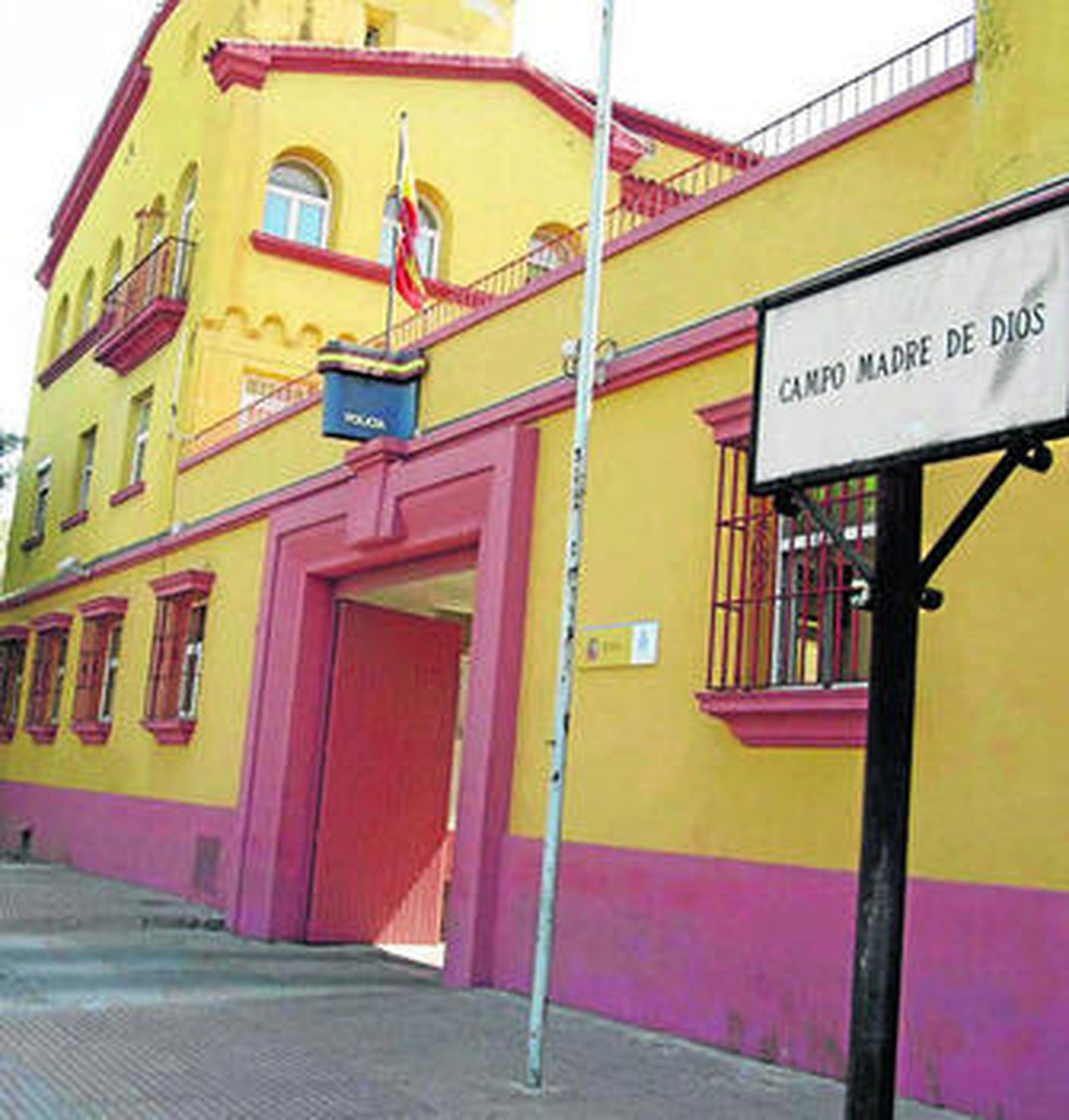 Fachada de la comisaría de Campo Madre de Dios.