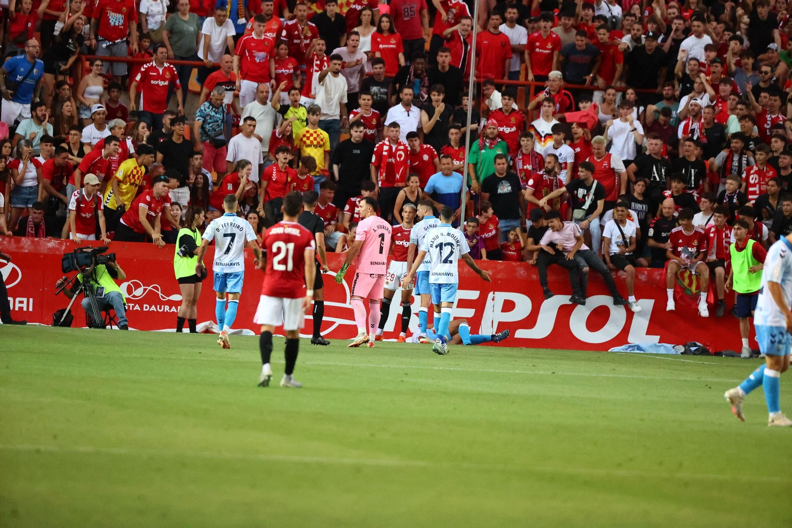 Así fue la locura del ascenso del Málaga CF en Tarragona