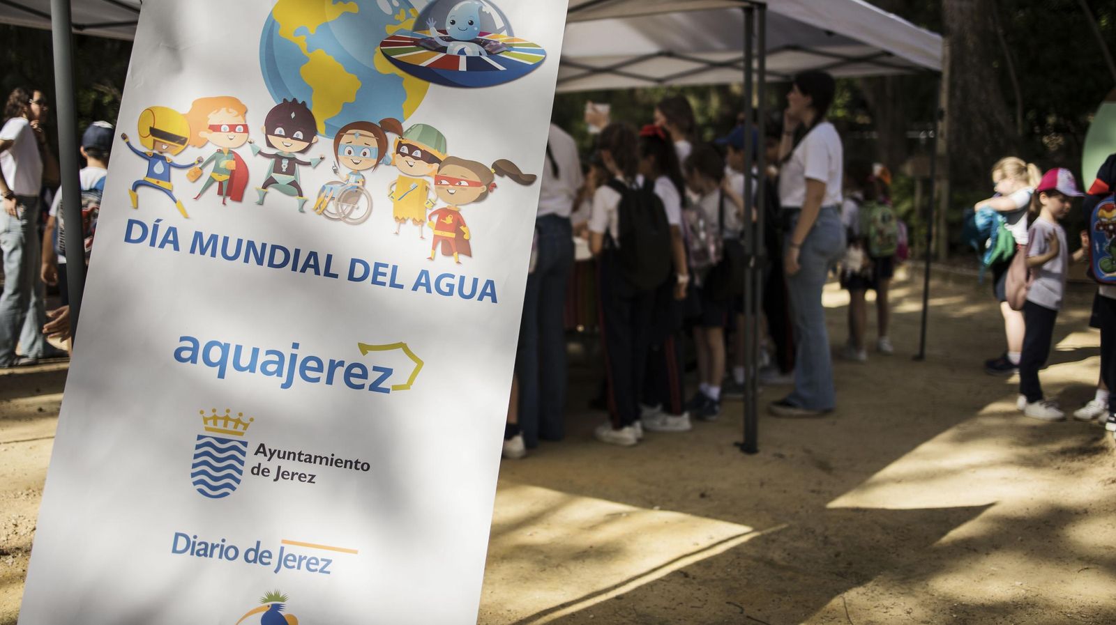Escolares de Jerez celebran el Día Mundial del Agua en el Zoo