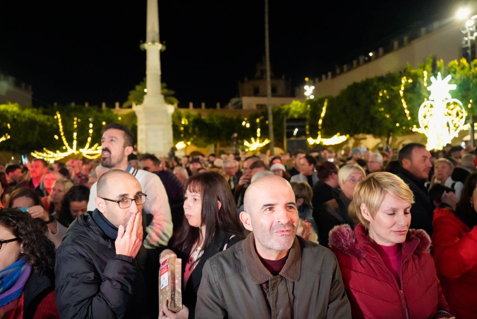Almería despide con los 12 tomates cherry de la suerte el año 2025
