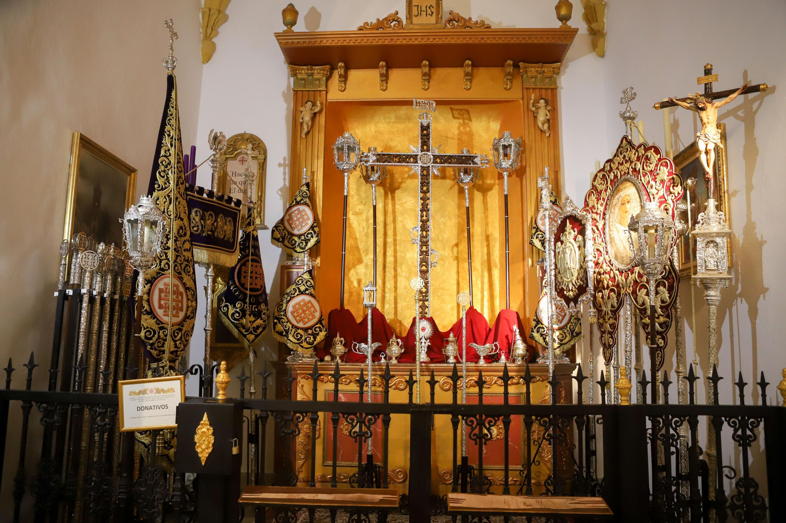 Fotos de los preparativos de la Semana Santa en Algeciras