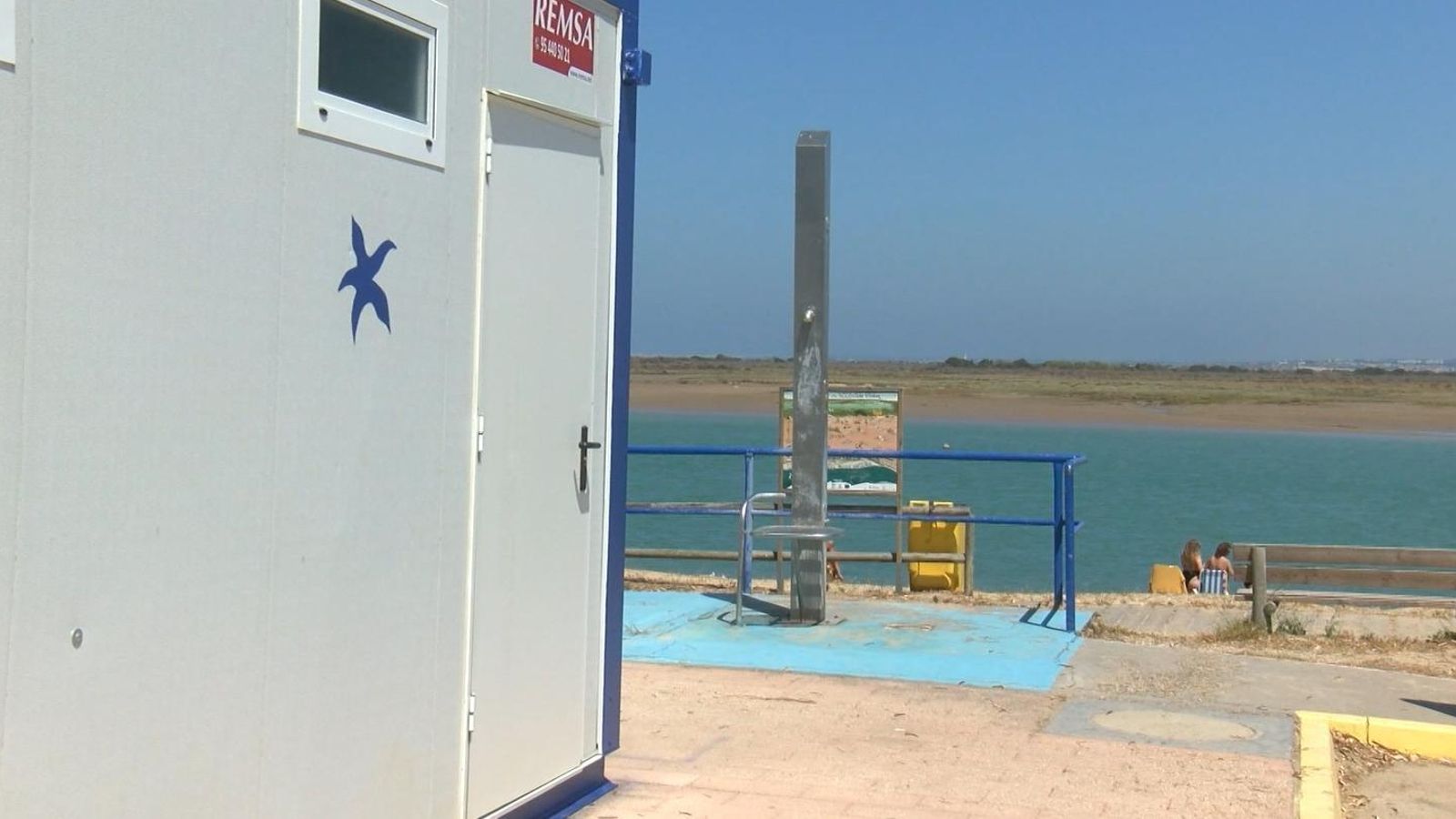 Montaje de los módulos en la Playa de La Ministra