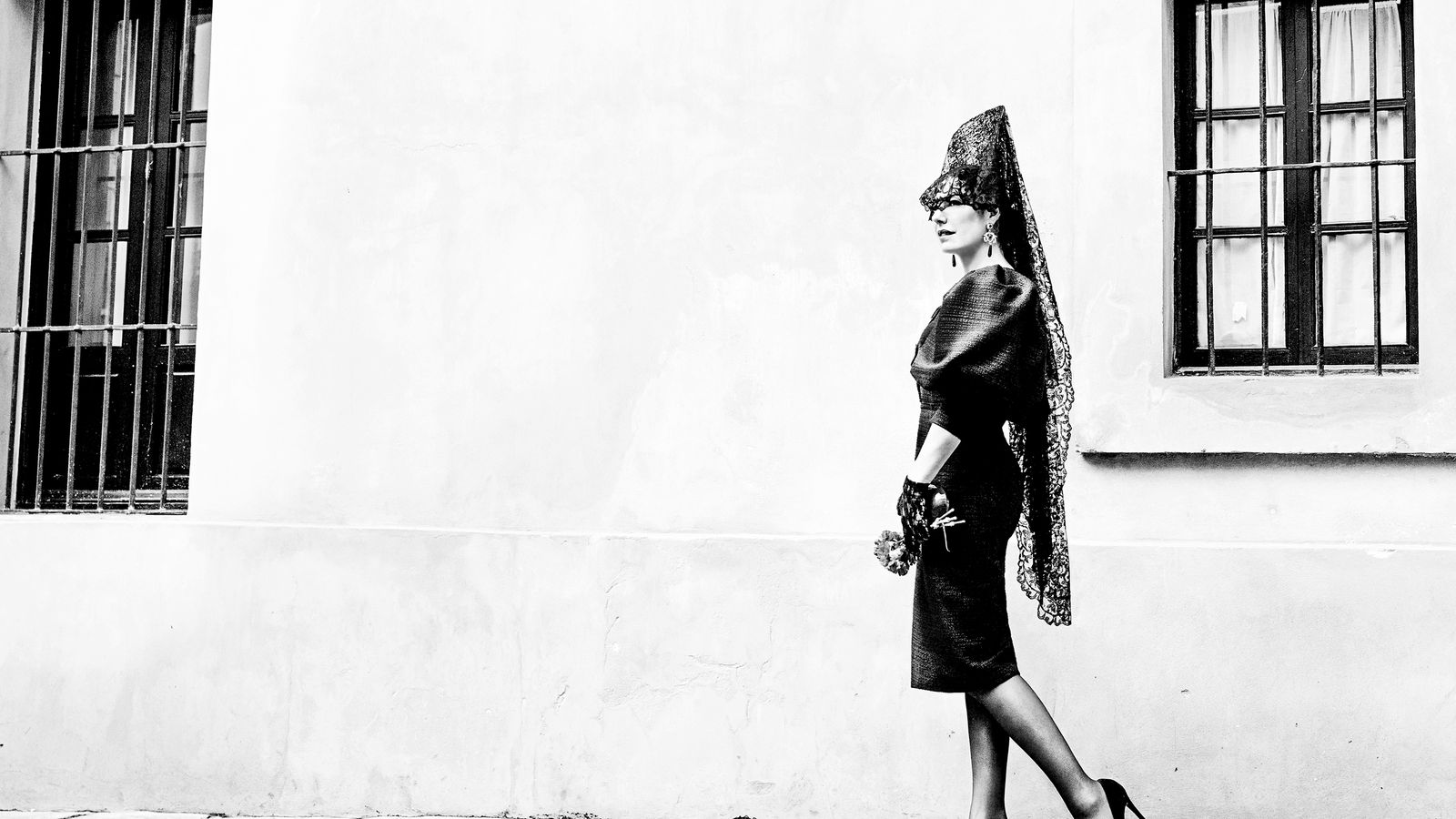 Raquel Revuelta vestida de mantilla