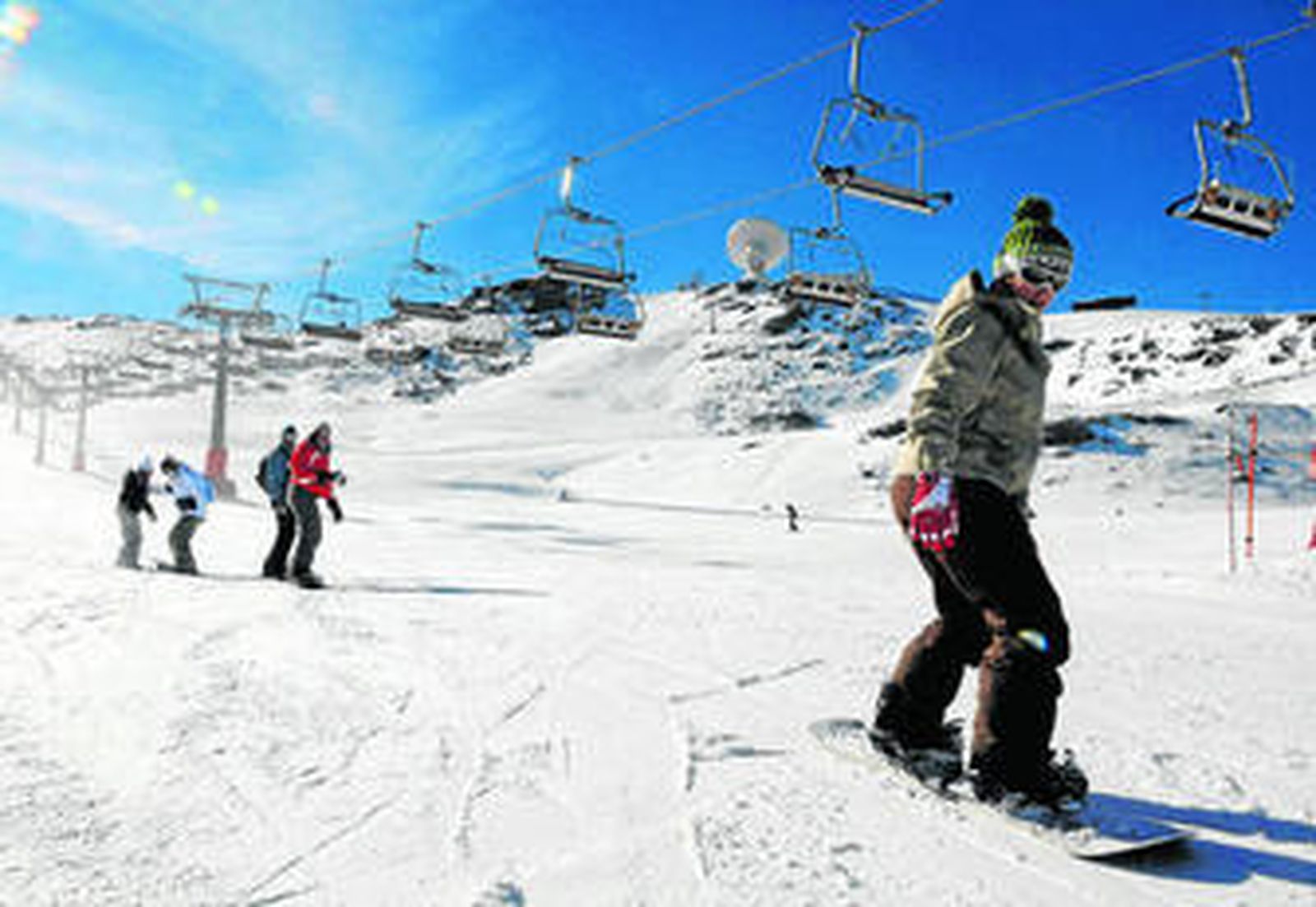 Actividades como el kayak, el snowboard, el esquí, el fitness o tocar un instrumento, entre las que más ahorro suponen acudiendo a los mercados de segunda mano.
