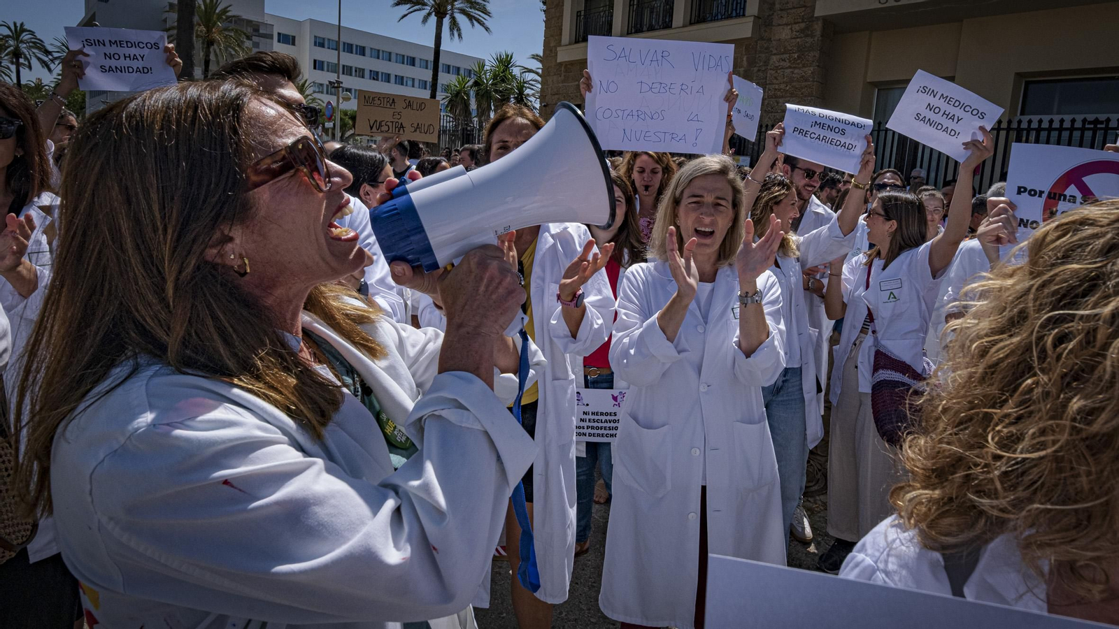 Las imágenes de la jornada de huelga de médicos en Cádiz
