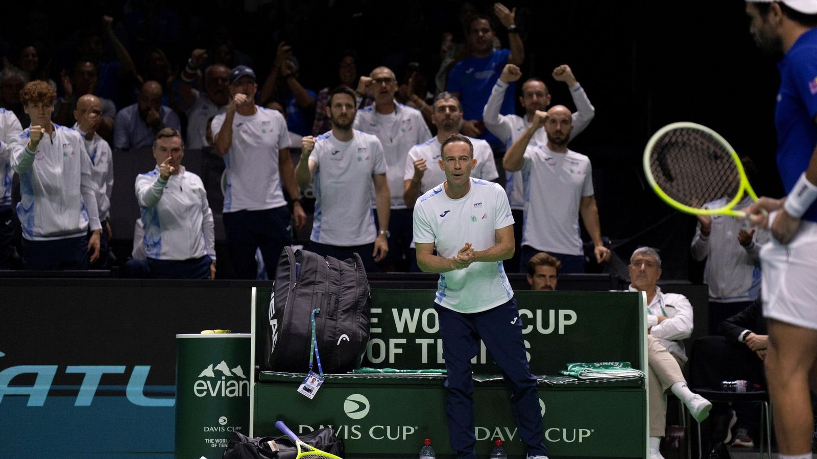 Berrettini derrota a Kokkinakis y acerca a Italia a la final de la Copa Davis