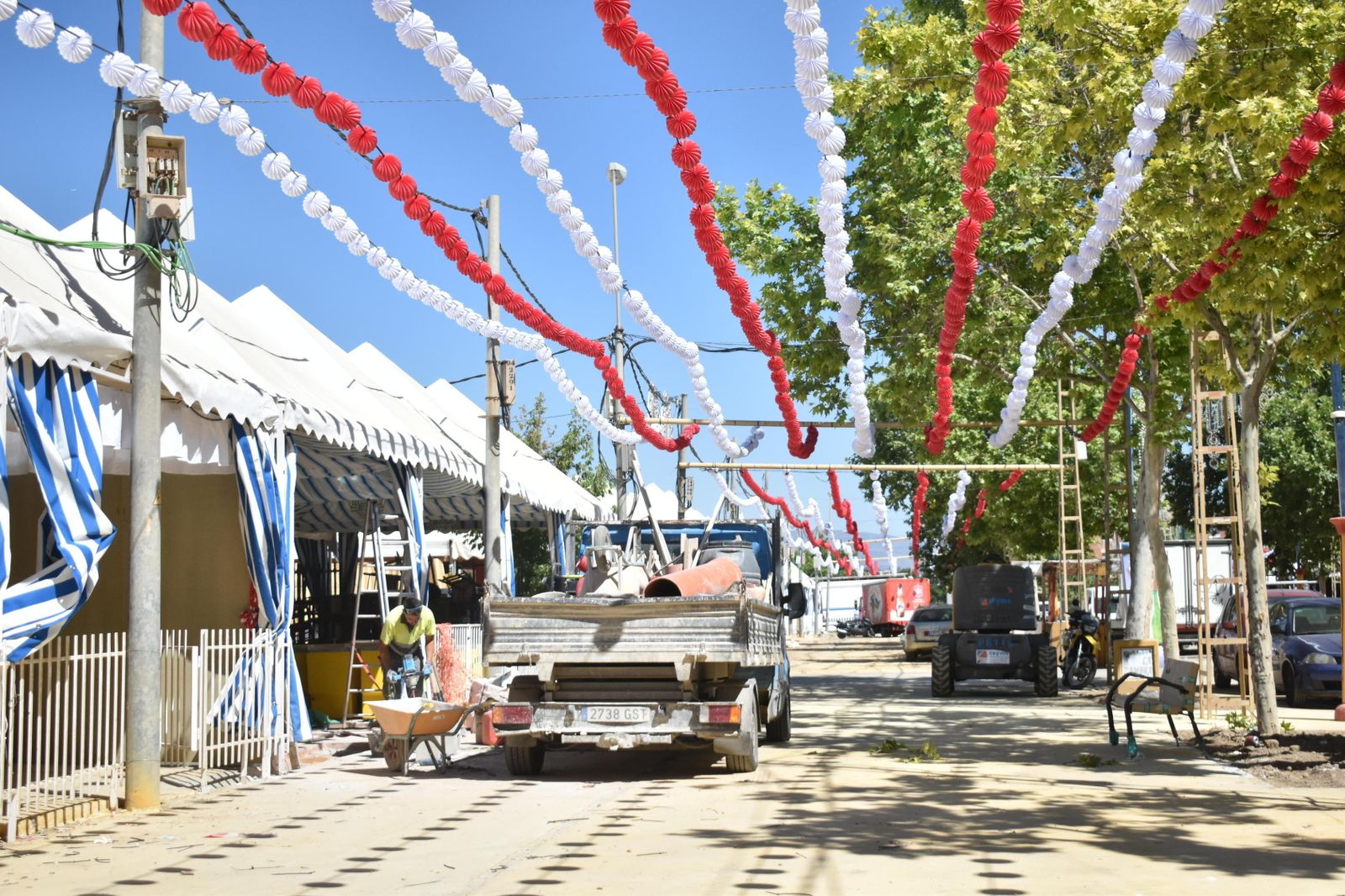 Imagen de archivo del montaje del recinto ferial de Granada