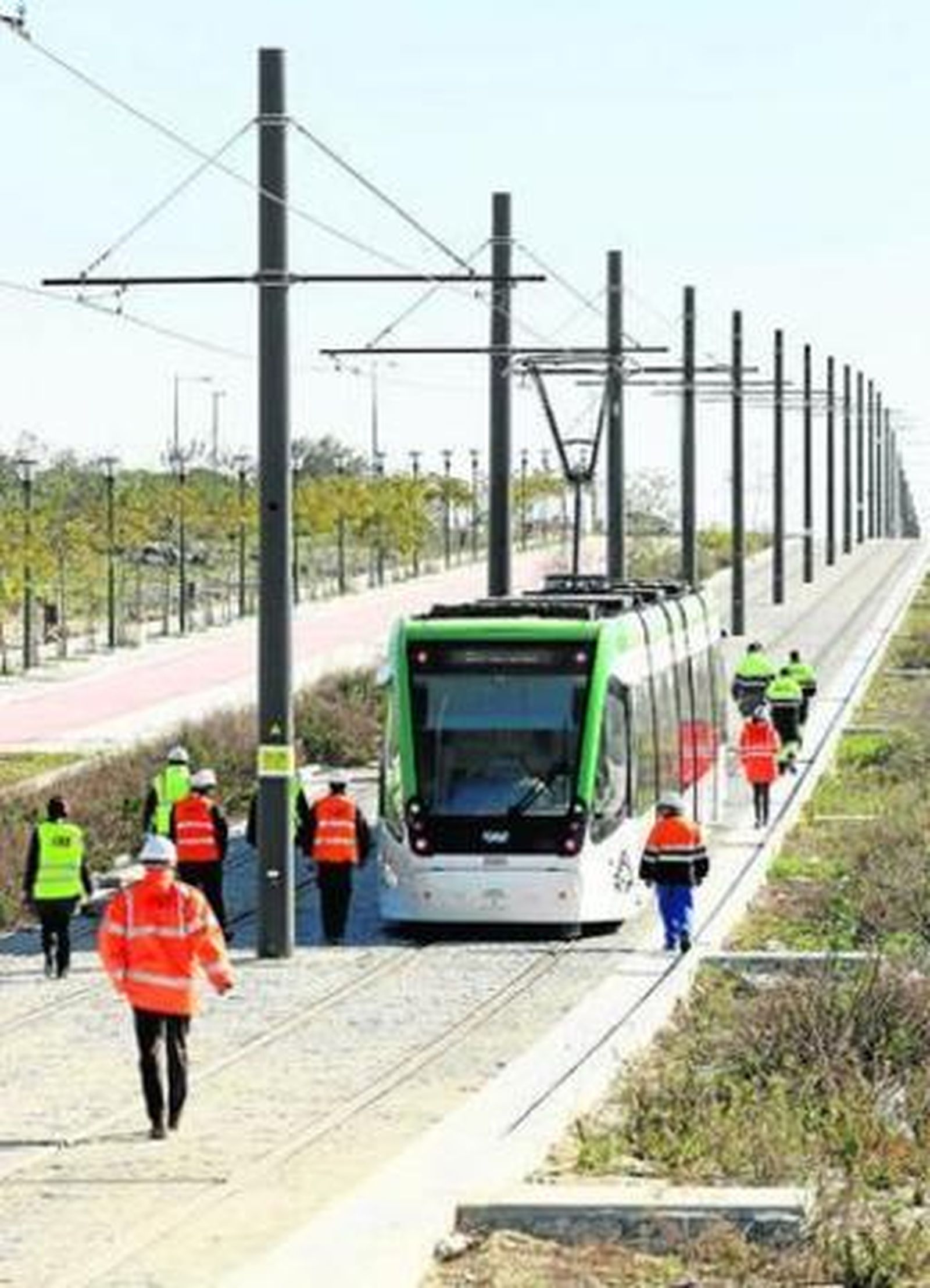 El recorrido del Metro por el campus universitario durante una de las pruebas.