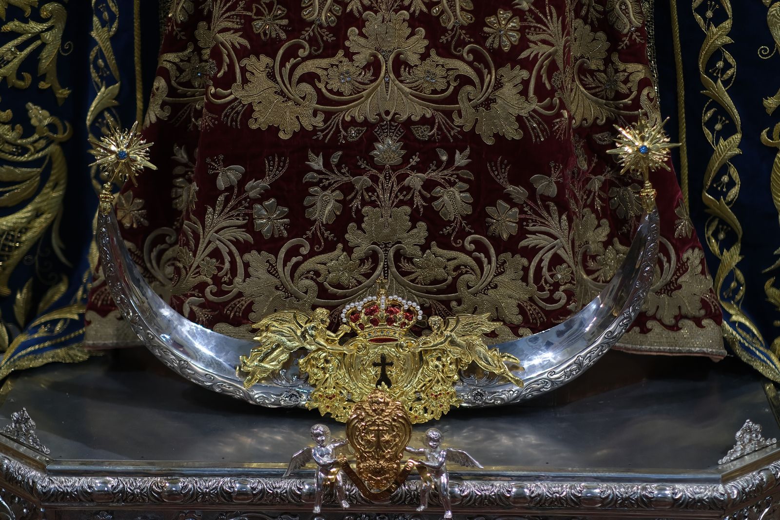 Las imágenes de la veneración a la Virgen de la Salud del Santo Ángel