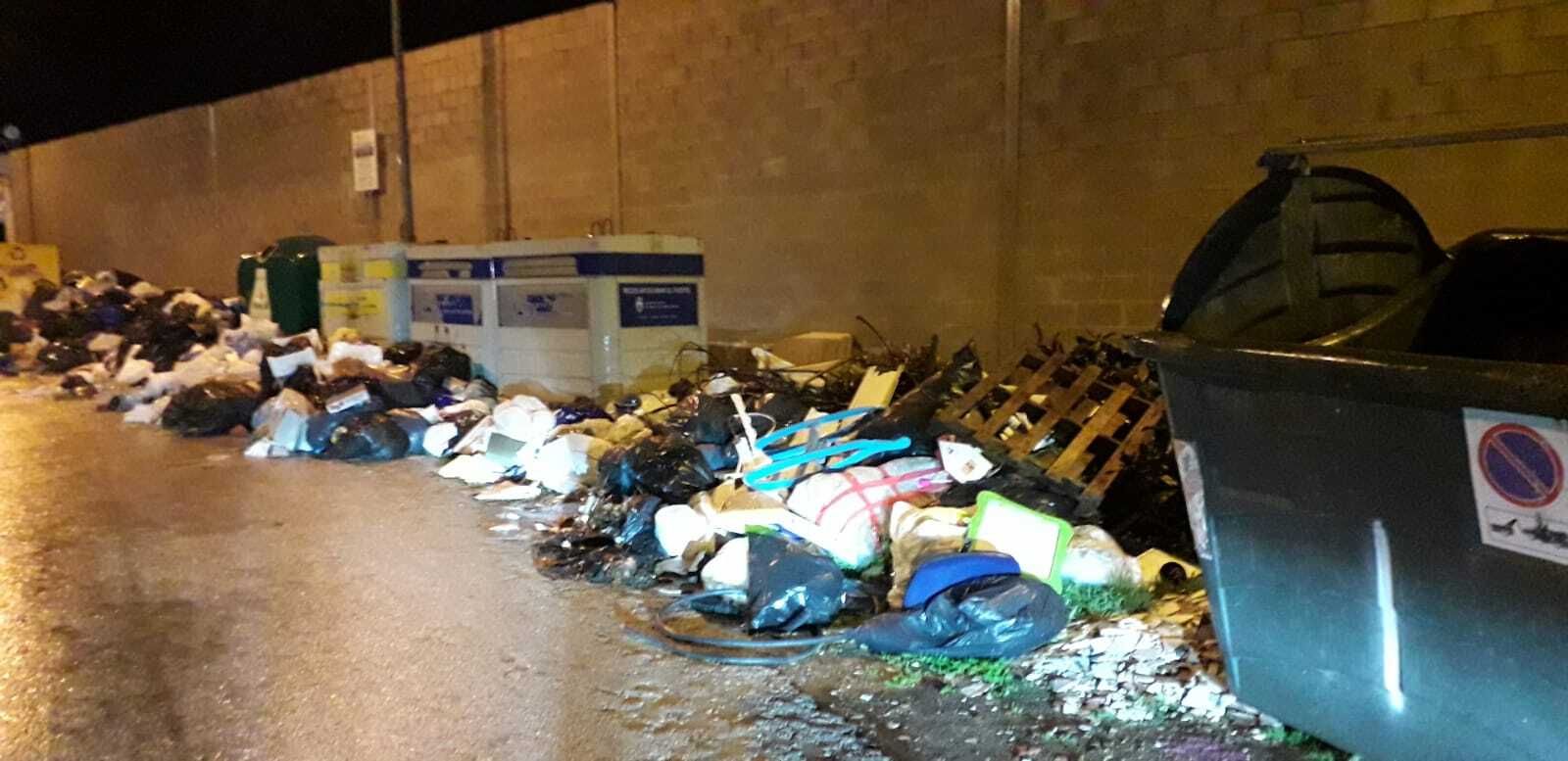 Aspecto que   presentaba aún en la noche del martes la zona de El Palomar.