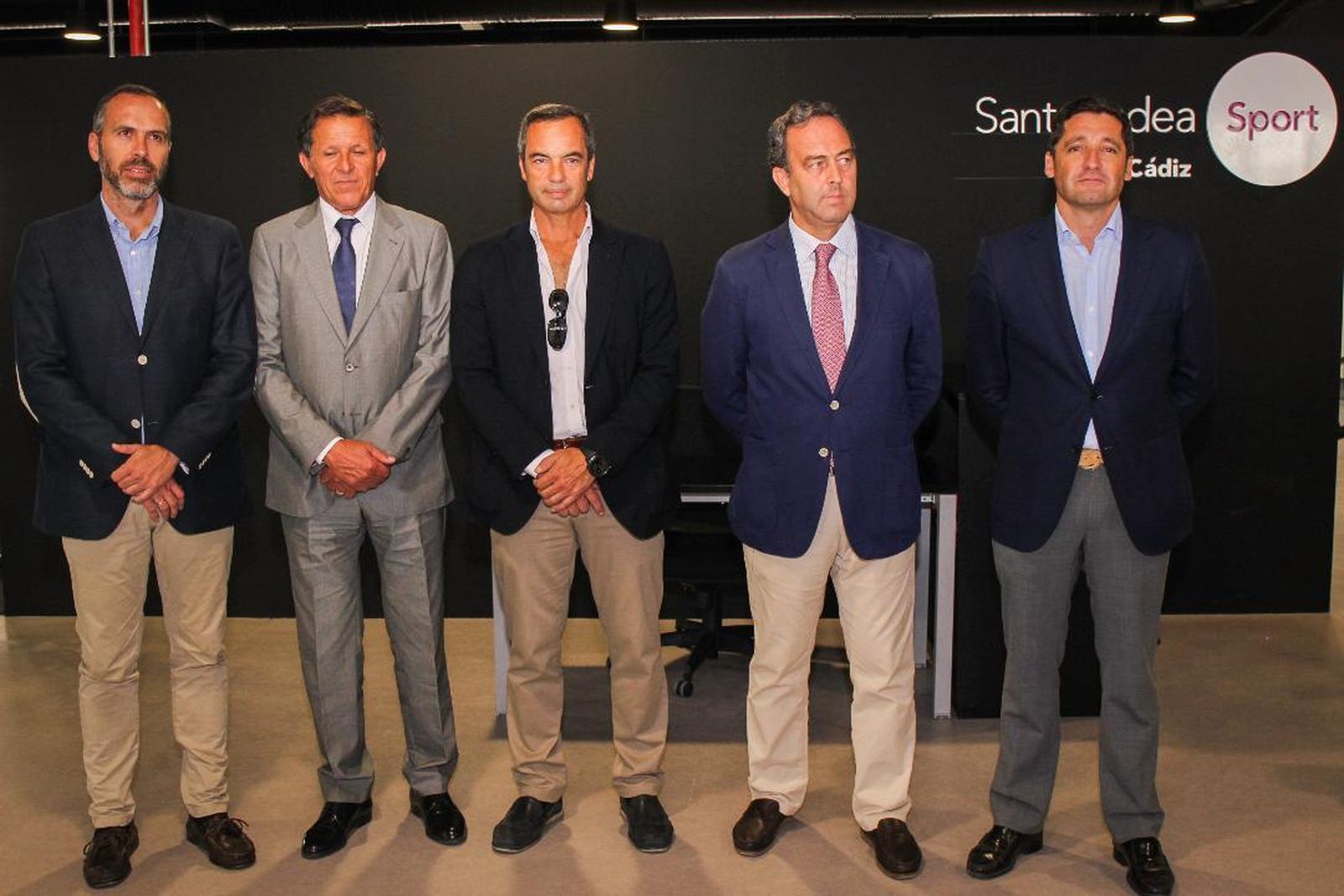 José Fernando Muñoz, José Luis Blanco , Ignacio Revuelta, Carlos Almazán y Guilermo Revuelta, durante la inauguración.