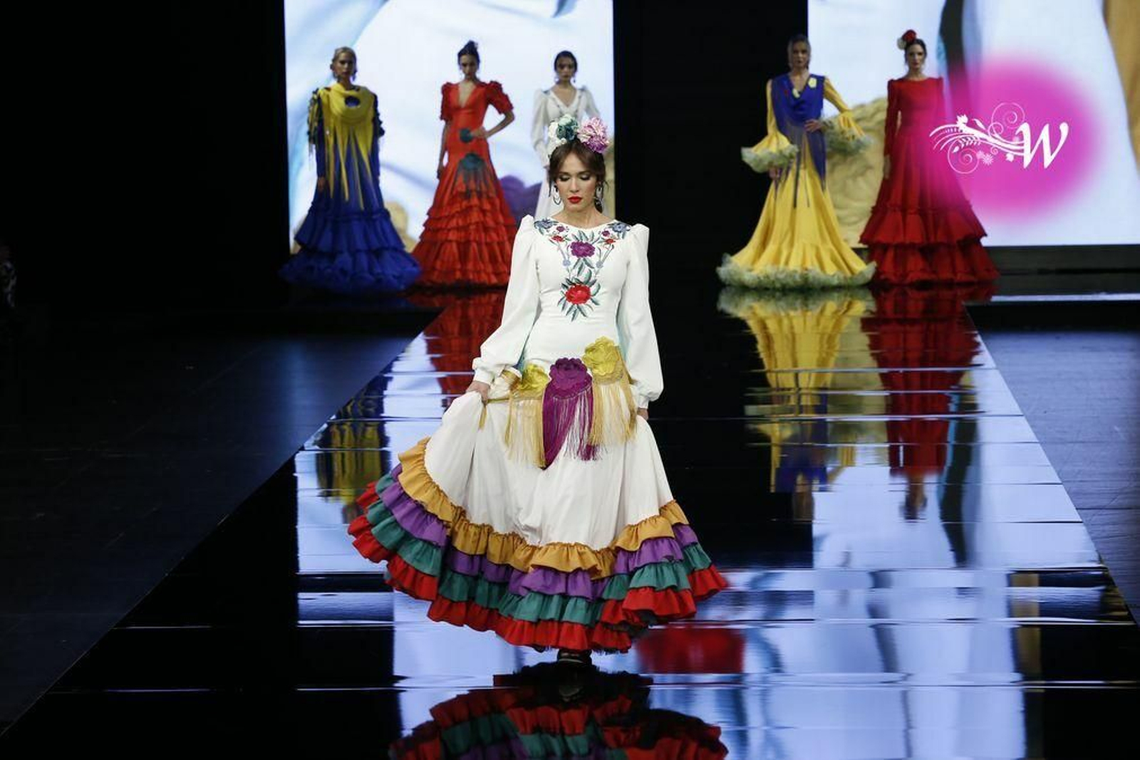 'La fuerza de color' de Loli Vera en SIMOF 2020, todas las fotos del desfile