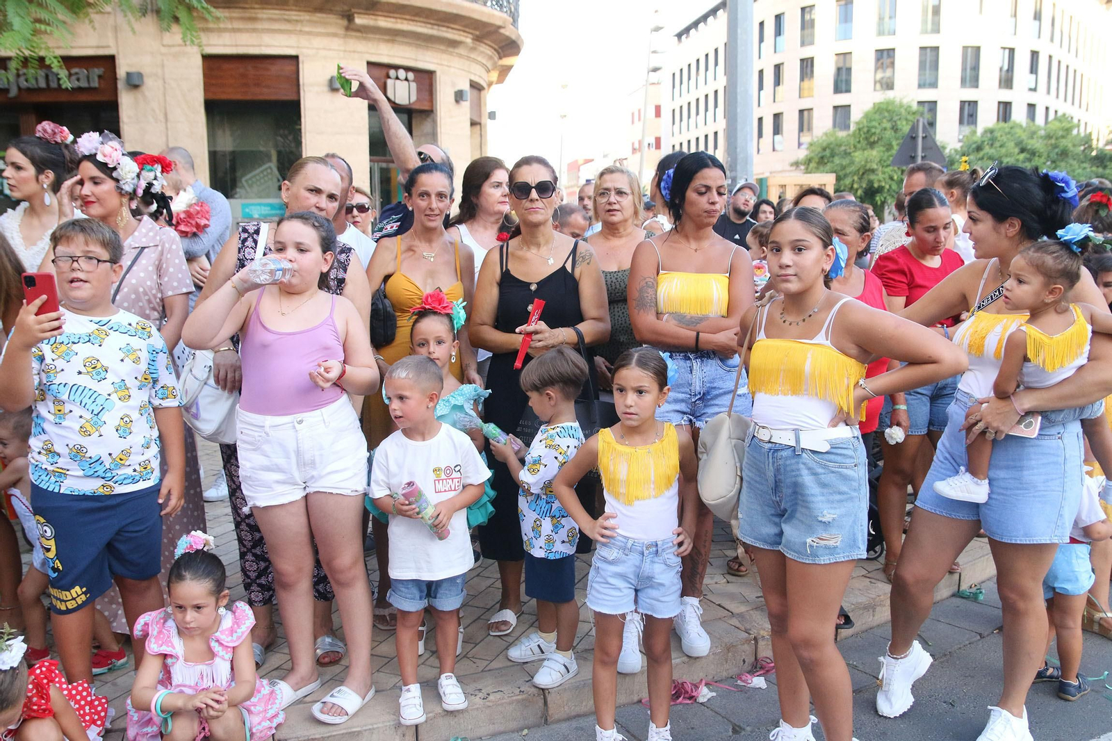 Las imágenes de la batalla de flores en la Feria de Almería 2023