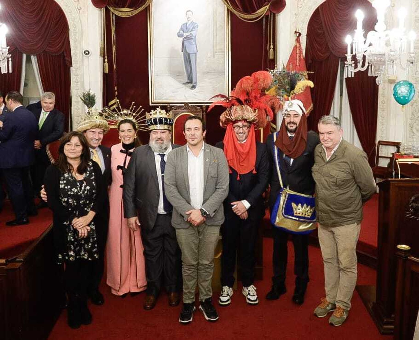 Navidad Cádiz 2022: Las imágenes del traspaso de coronas de los Reyes Magos, Cartero Real y Estrella de Oriente