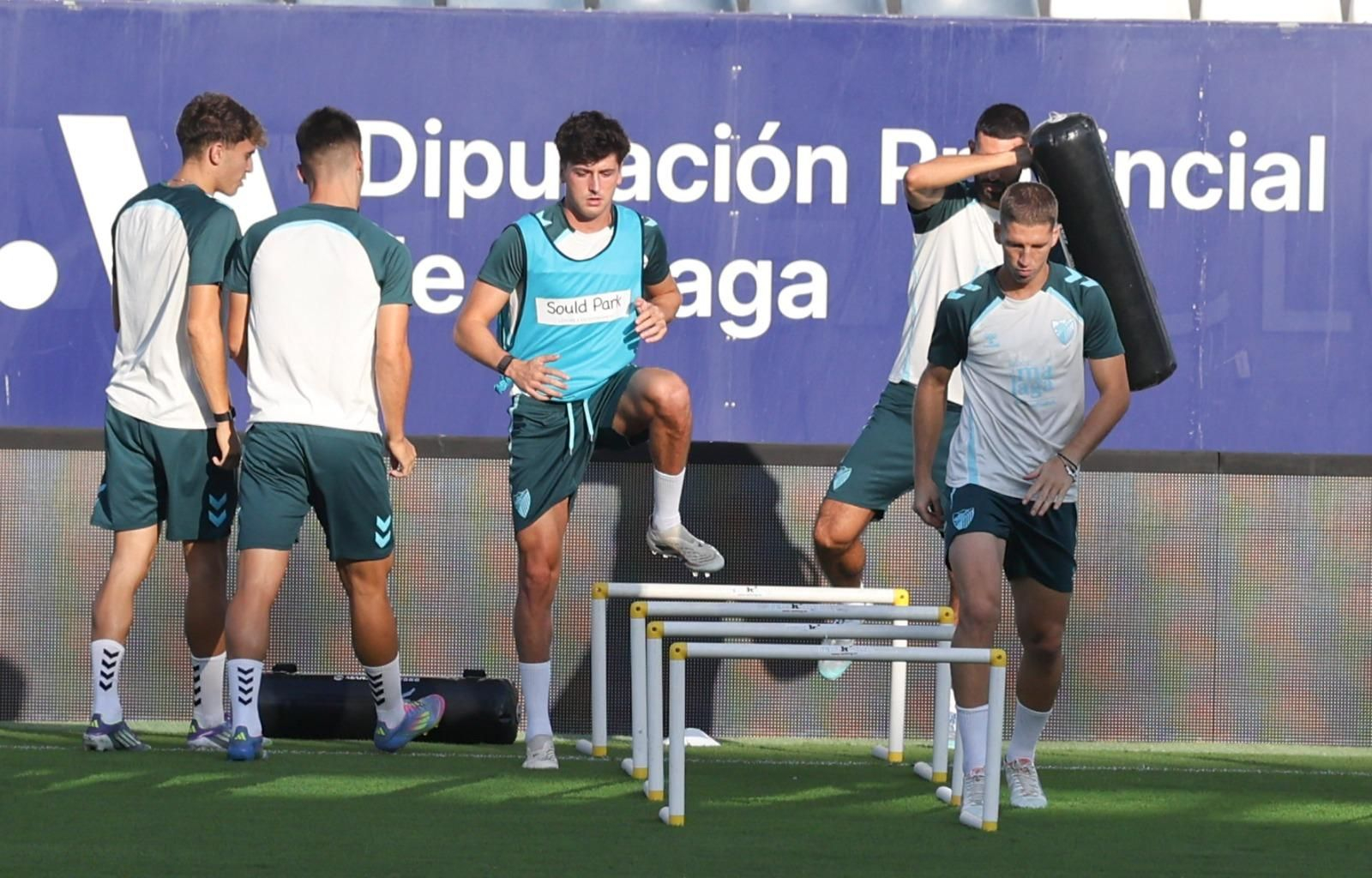 Málaga CF-Cádiz: Izan Merino sigue al margen del equipo