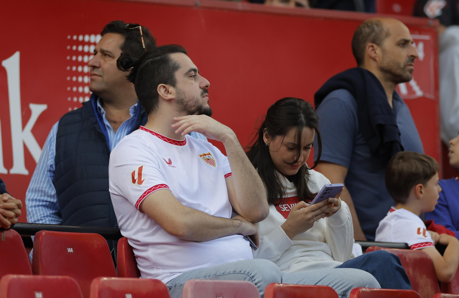 Búscate en las fotos del Sevilla FC - Alavés