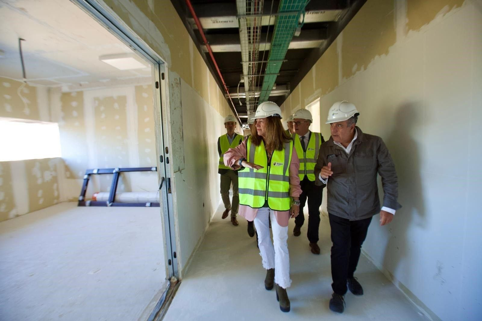La consejera de Desarrollo Educativo, María del Carmen Castillo, visita una de las grandes infraestructuras puestas en marcha.