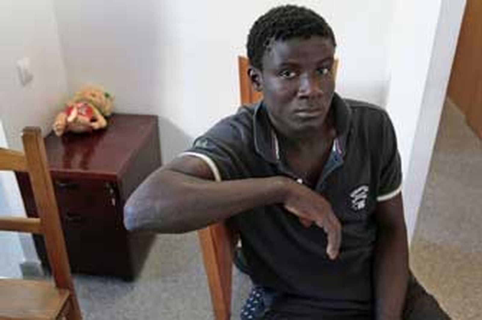 Trasladan a inmigrantes desde las comisarías gaditanas hasta Murcia