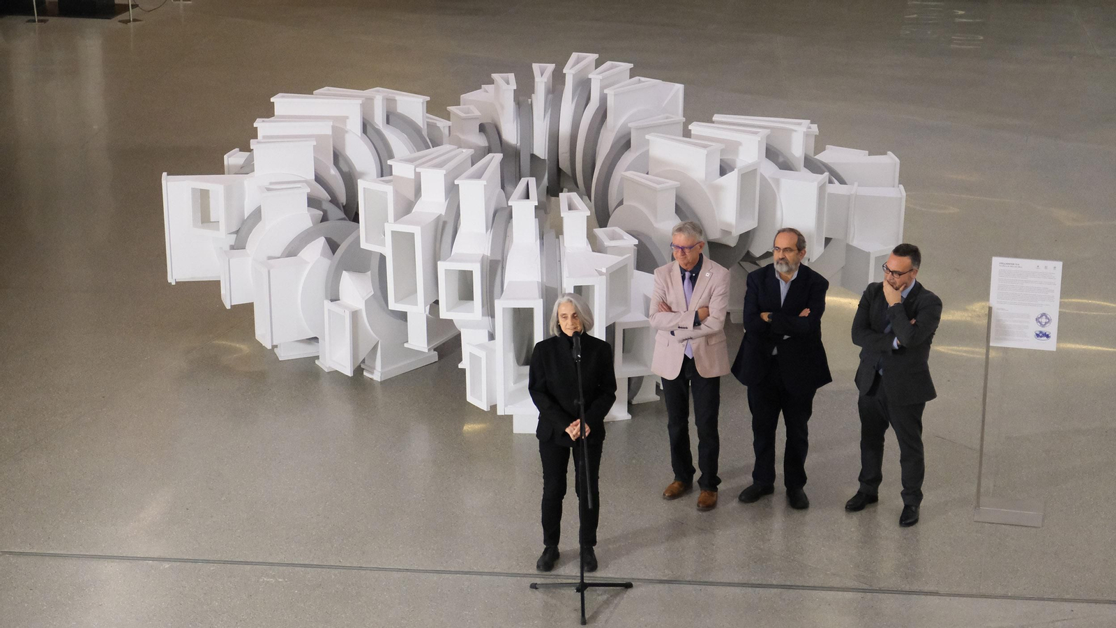 La escultura del Parque de las Ciencias vista desde arriba en un momento de la presentación.