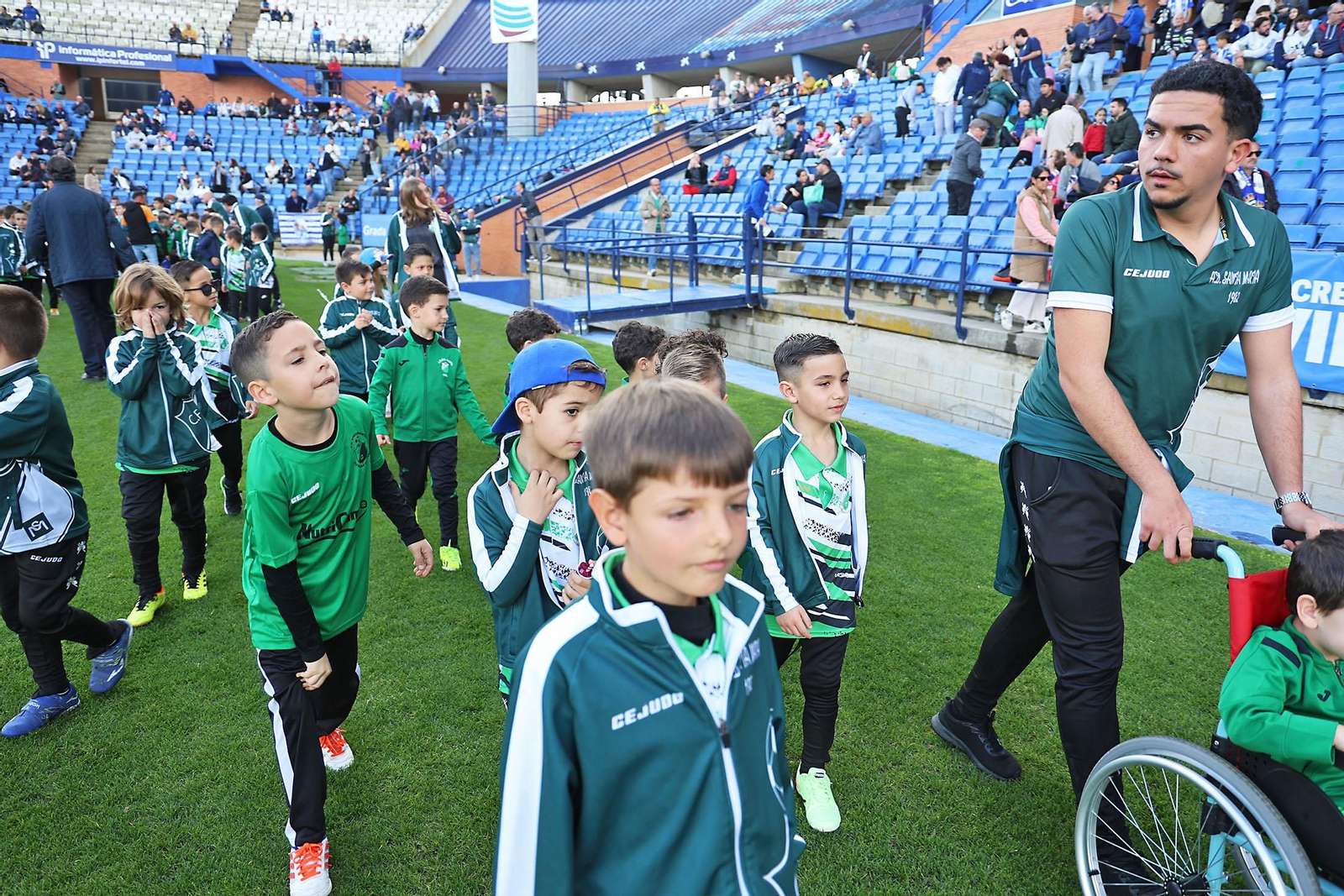 Búscate en el Nuevo Colombino en el Recreativo de Huelva vs Antequera