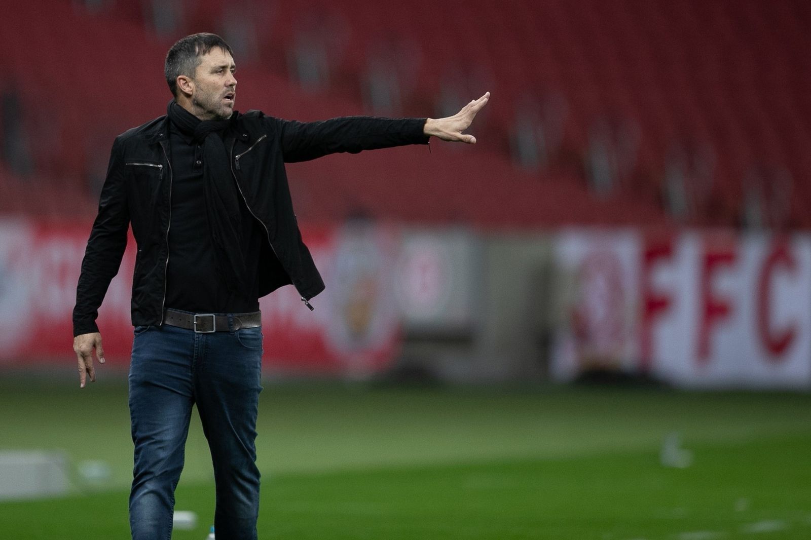Eduardo Coudet, durante un partido del Internacional de Porto Alegre.