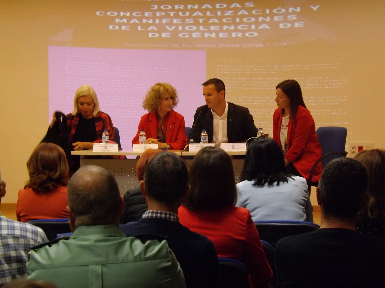 Prostitución, mutilación genital y acoso sexual en unas jornadas en Purchena.