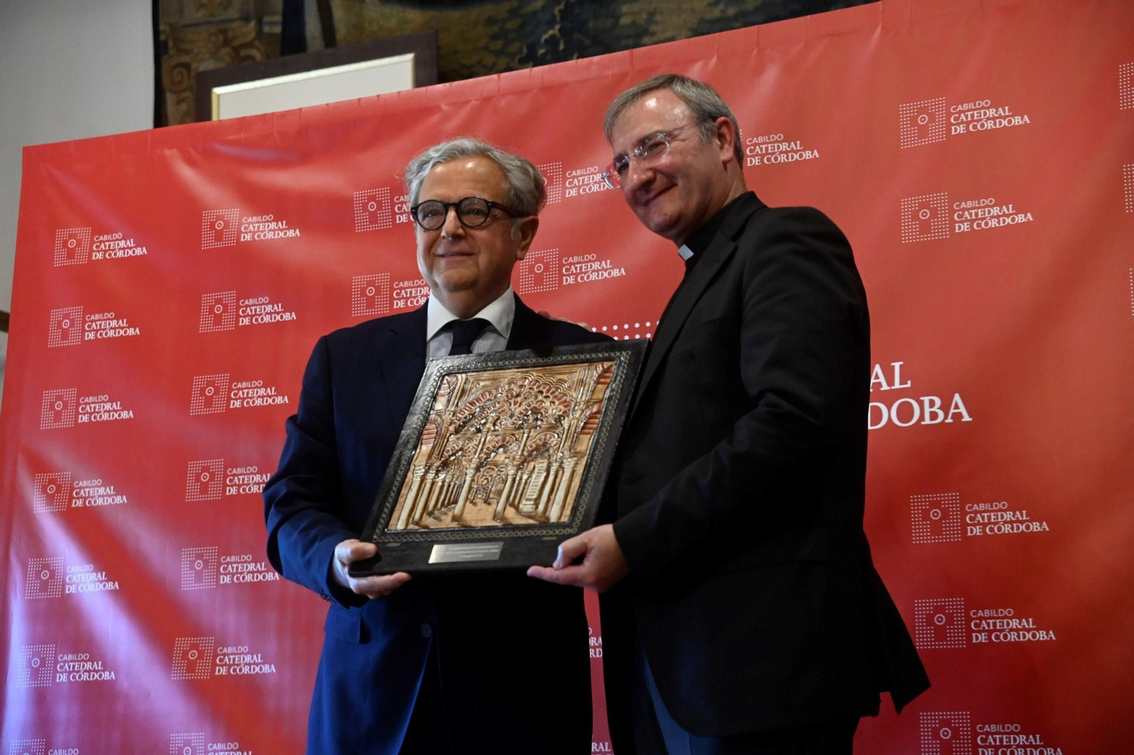 El reconocimiento a quienes lucharon contra el incendio de la Mezquita de Córdoba, en imágenes