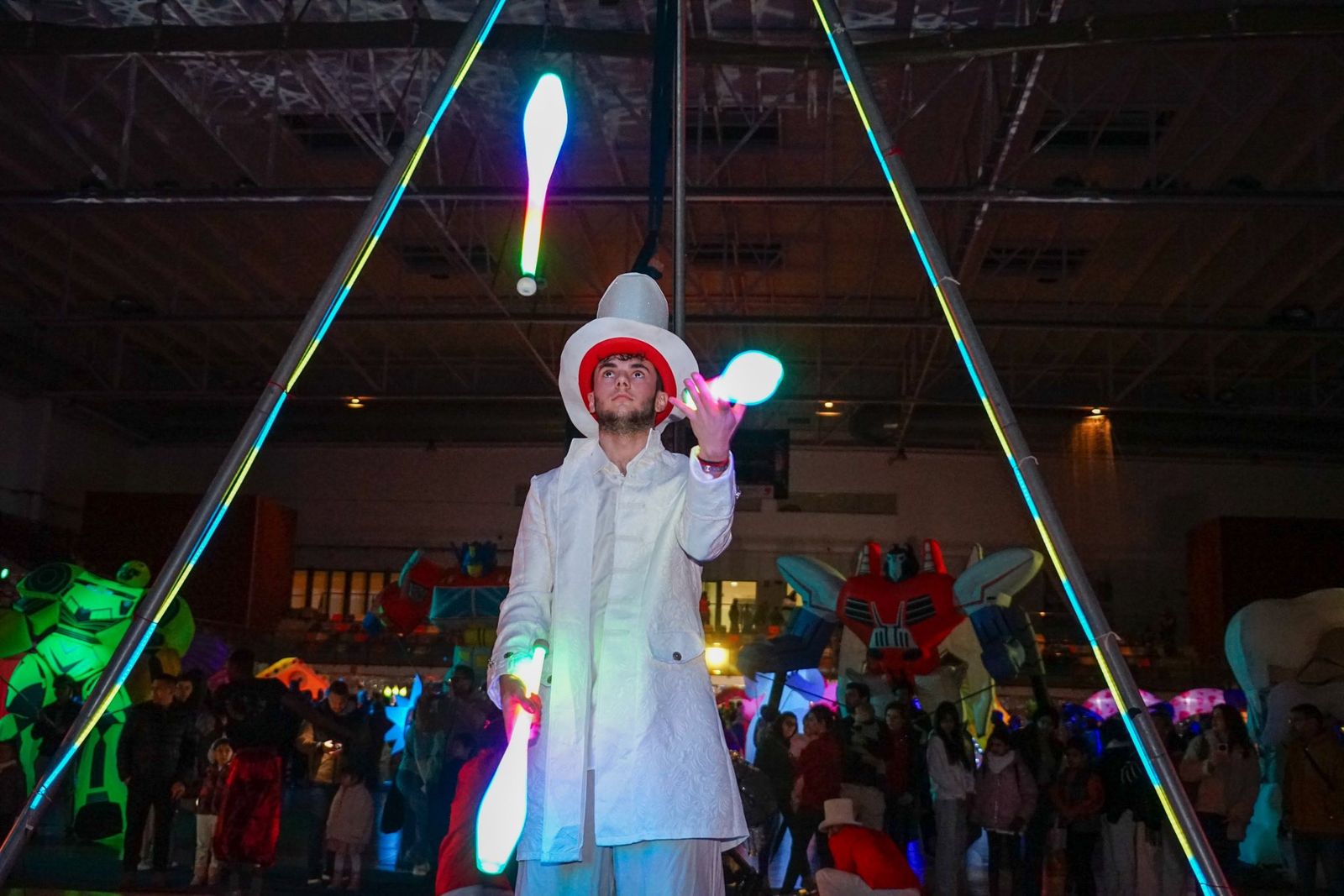 La lluvia no pudo con una ilusión desbordante en Vícar: la cabalgata estática, en imágenes