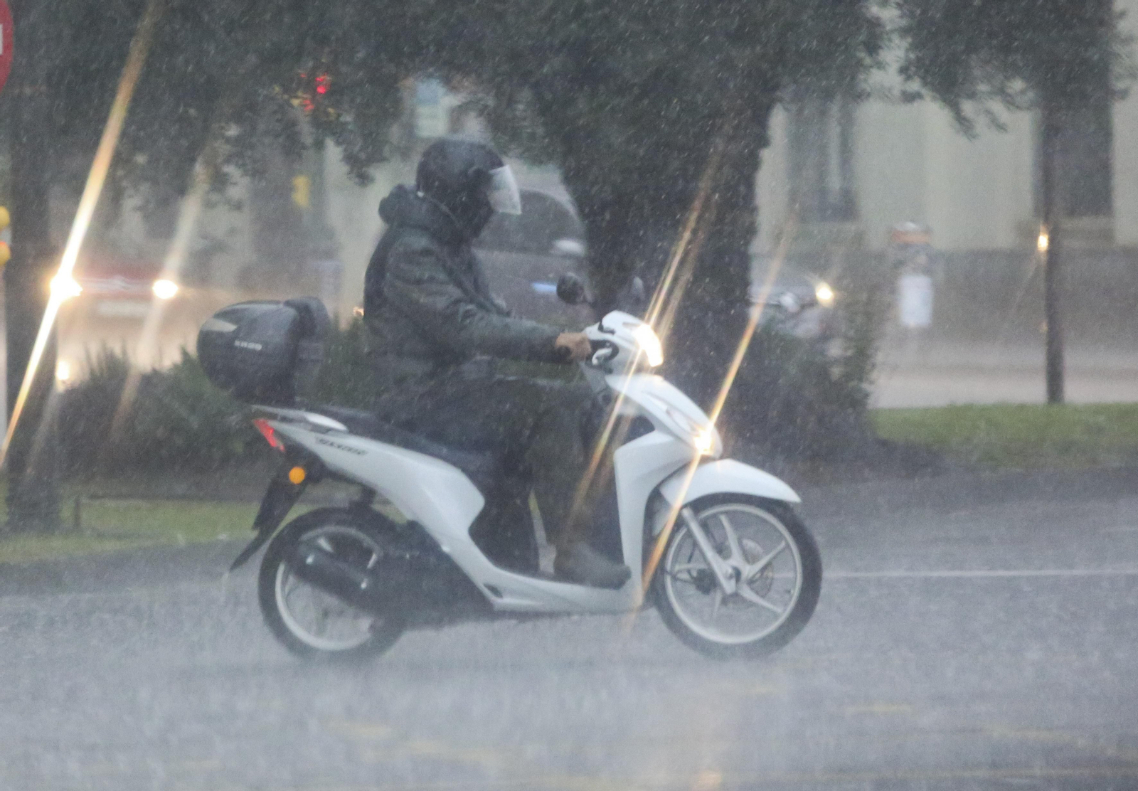 Las estampas que está dejando la lluvia en Málaga