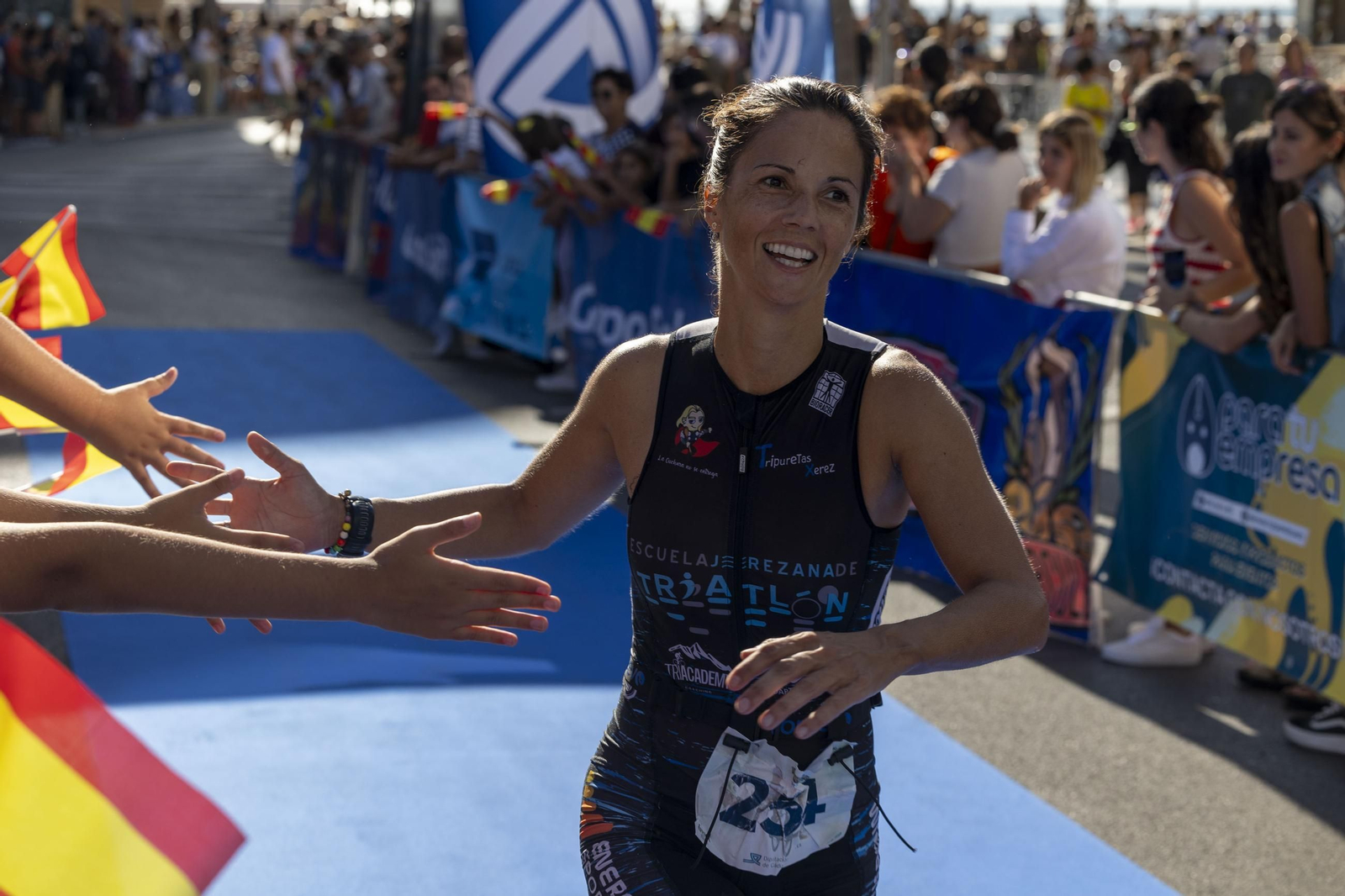 Búscate en las imágenes del Triatlón Hércules Cádiz