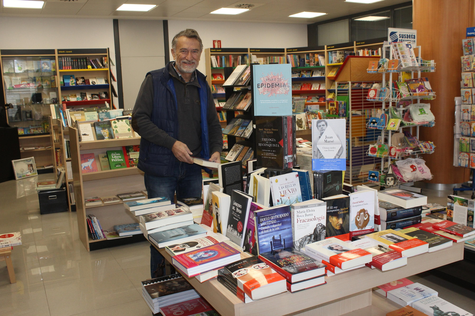 Rodolfo Criado es el librero de Espacio Lector Nobel en Vera.