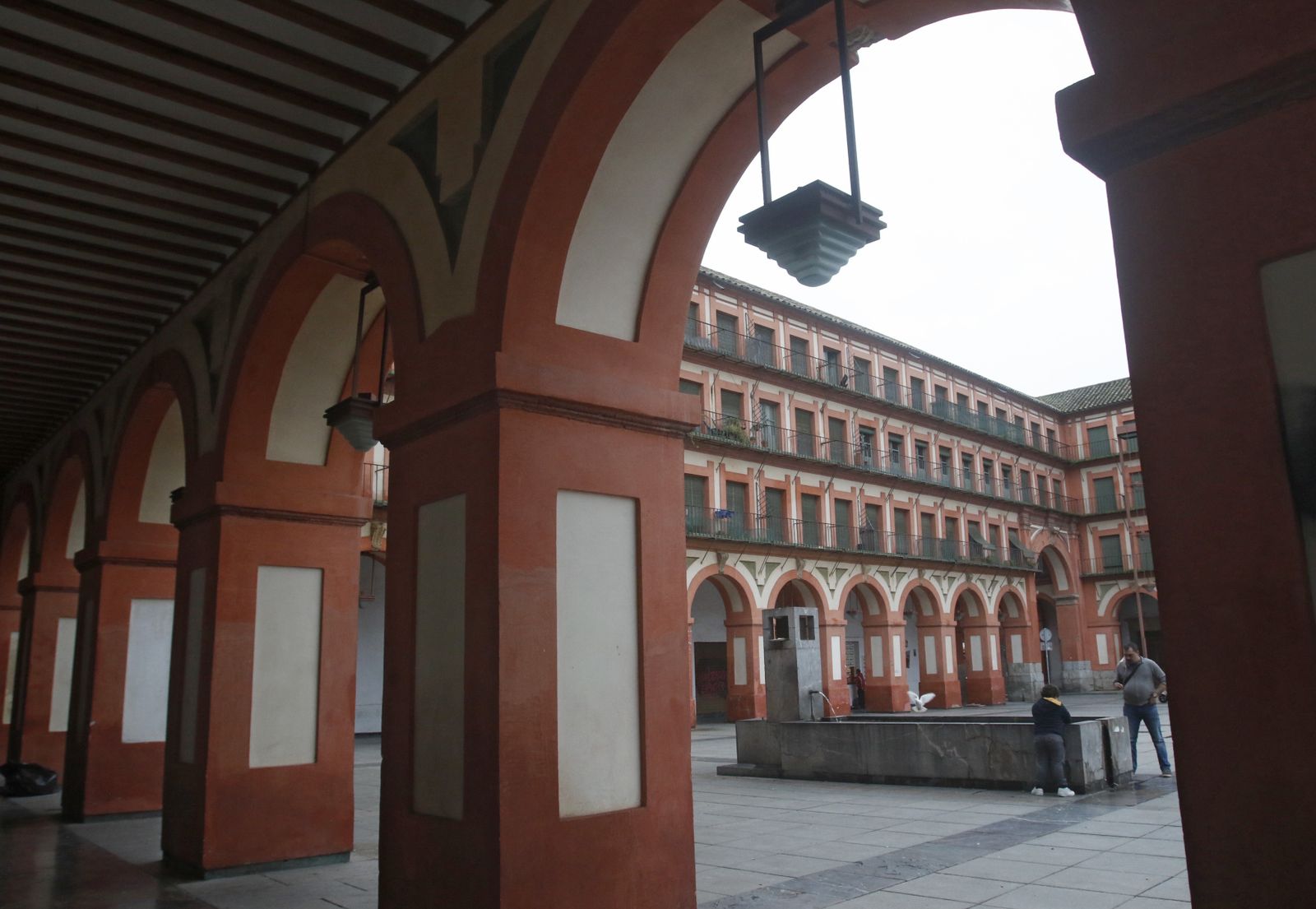 Luminarias en la plaza de la Corredera.