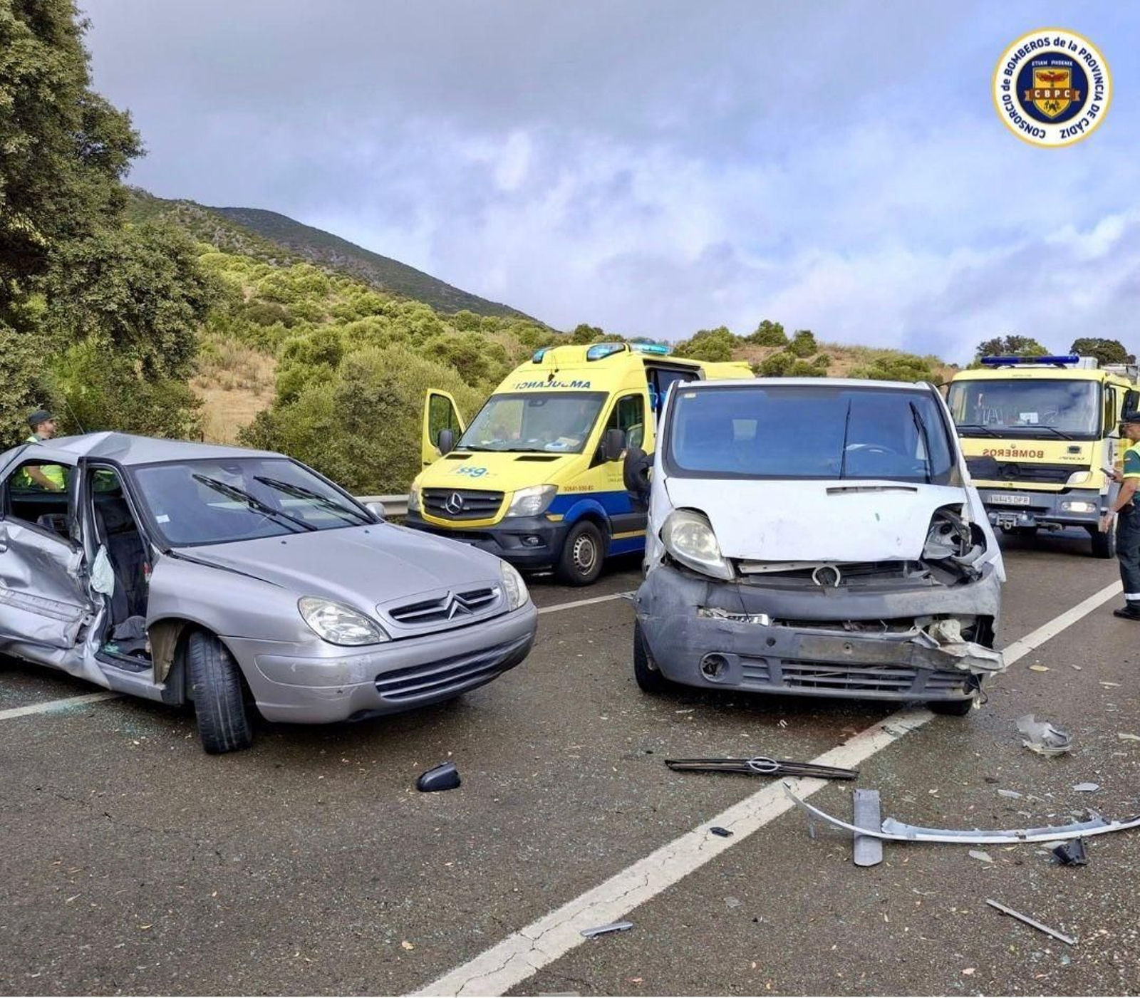 Accidente en la A-384 a la altura de Olvera este domingo.