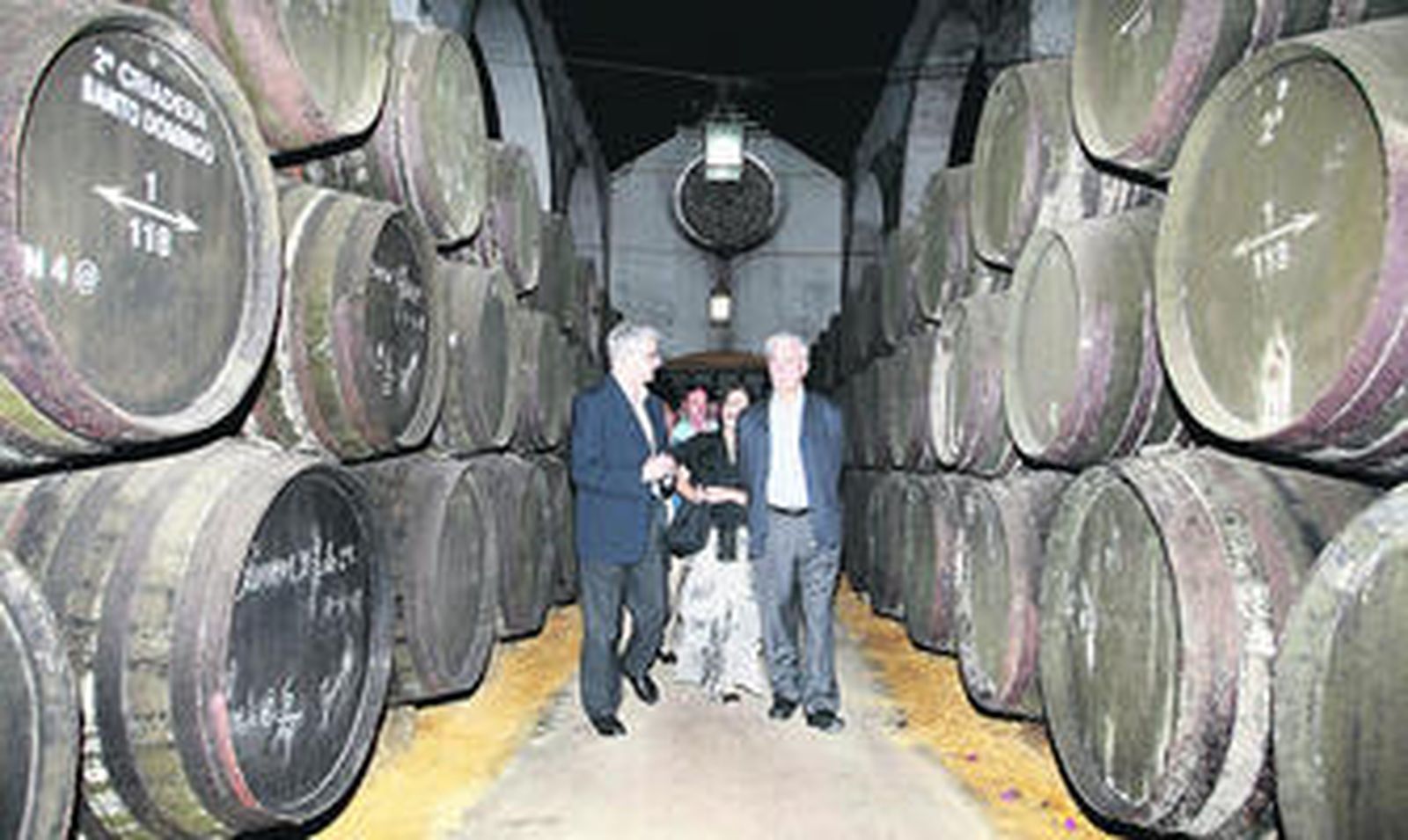 El Nobel Vargas Llosa visita Sanlúcar