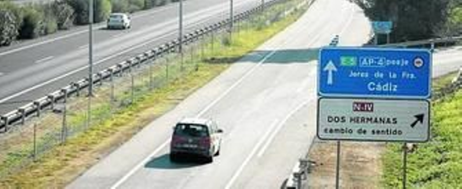 Primeros kilómetros de la autopista de peaje AP-4, a la salida de Sevilla y en dirección hacia la provincia de Cádiz.
