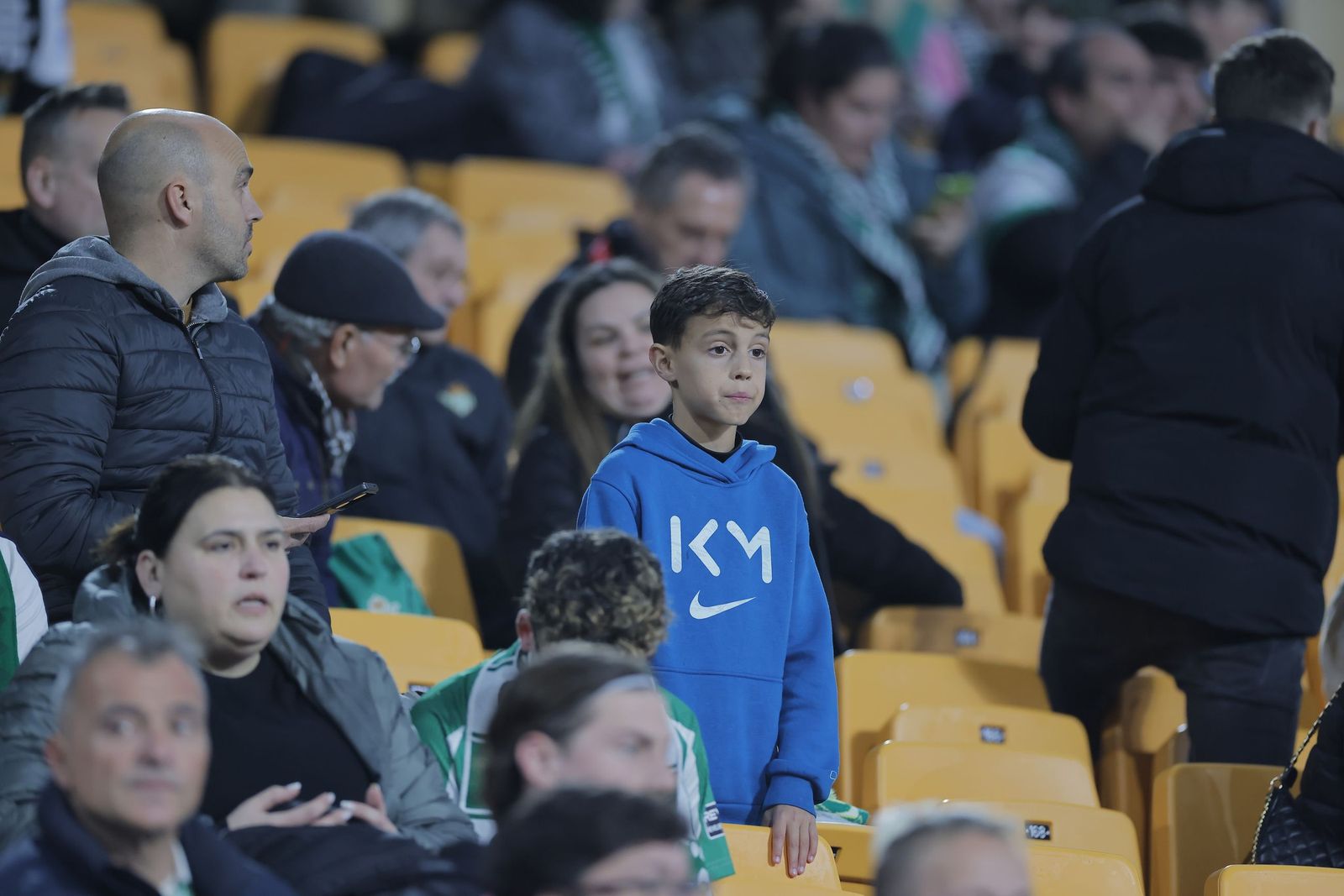 Búscate en las fotos del Betis - Elche