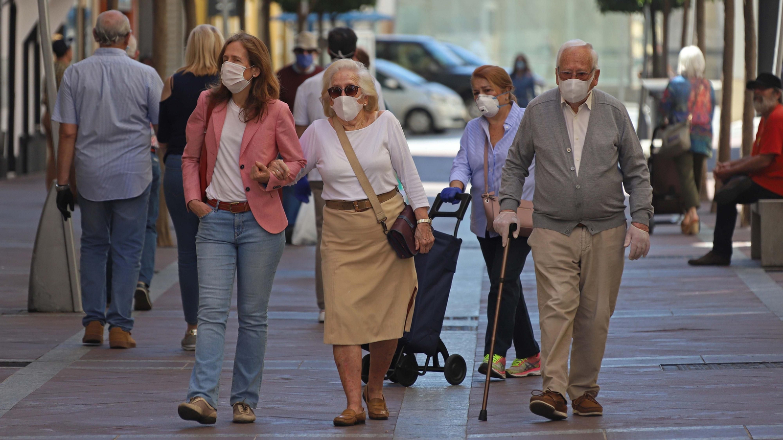 Deportistas y mayores vuelven a la calle en Algeciras