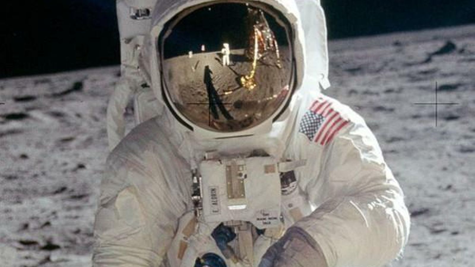 Famosa imagen del astronauta Buzz Aldrin en cuyo casco se refleja Neil Armstrong.