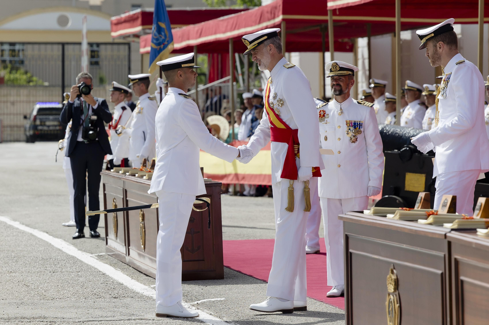 Imágenes de la entrega de los Reales Despachos presidida por  El Rey Felipe VI en San Fernando.