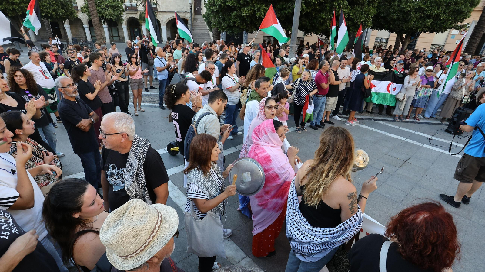 Cacerolada en Jerez para exigir la liberación de la flotilla de Gaza