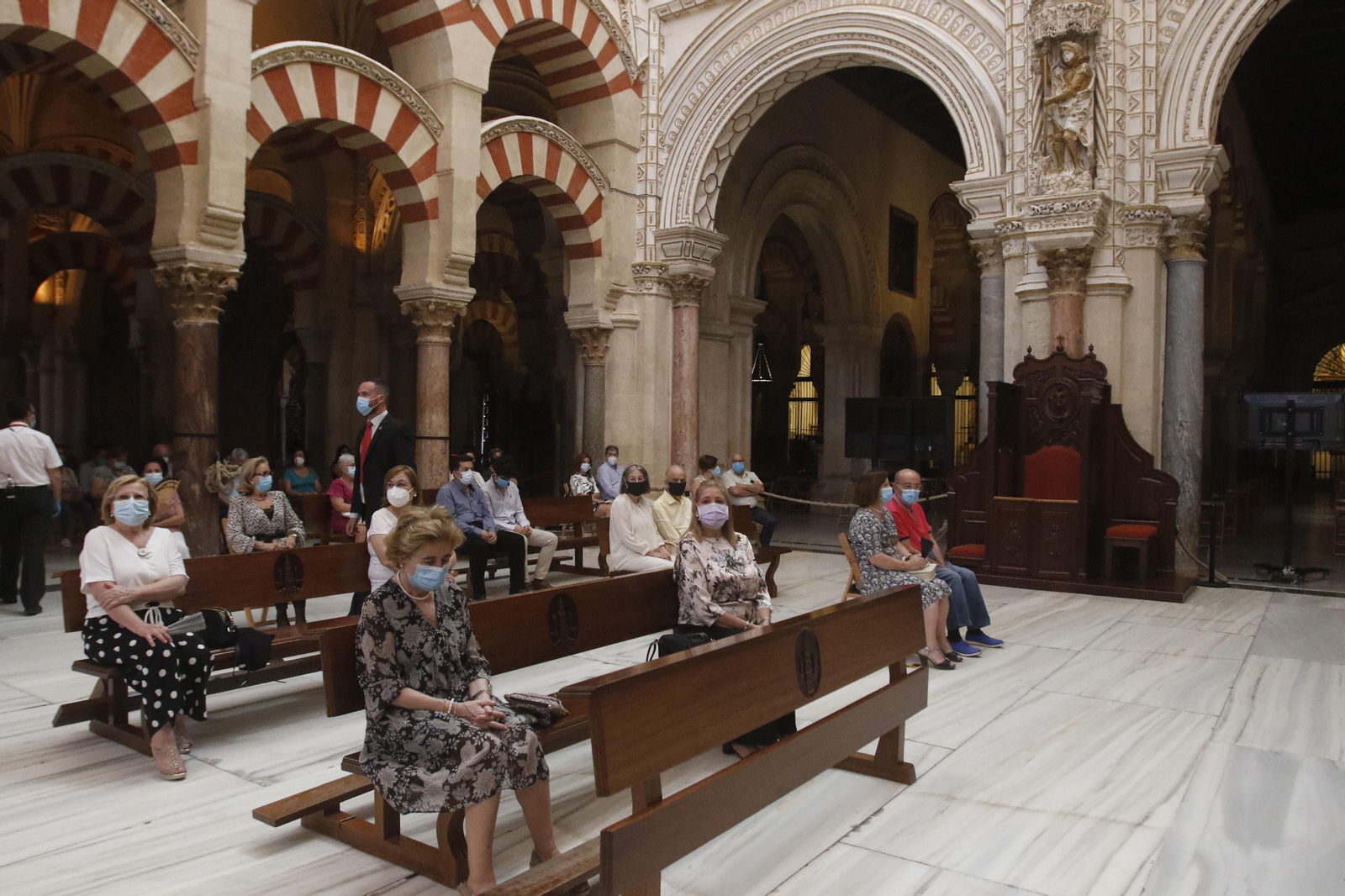 Imagen del funeral católico por las víctimas del covid-19 celebrado en la Mezquita-Catedral. Imagen del funeral católico por las víctimas del covid-19 celebrado en la Mezquita-Catedral.