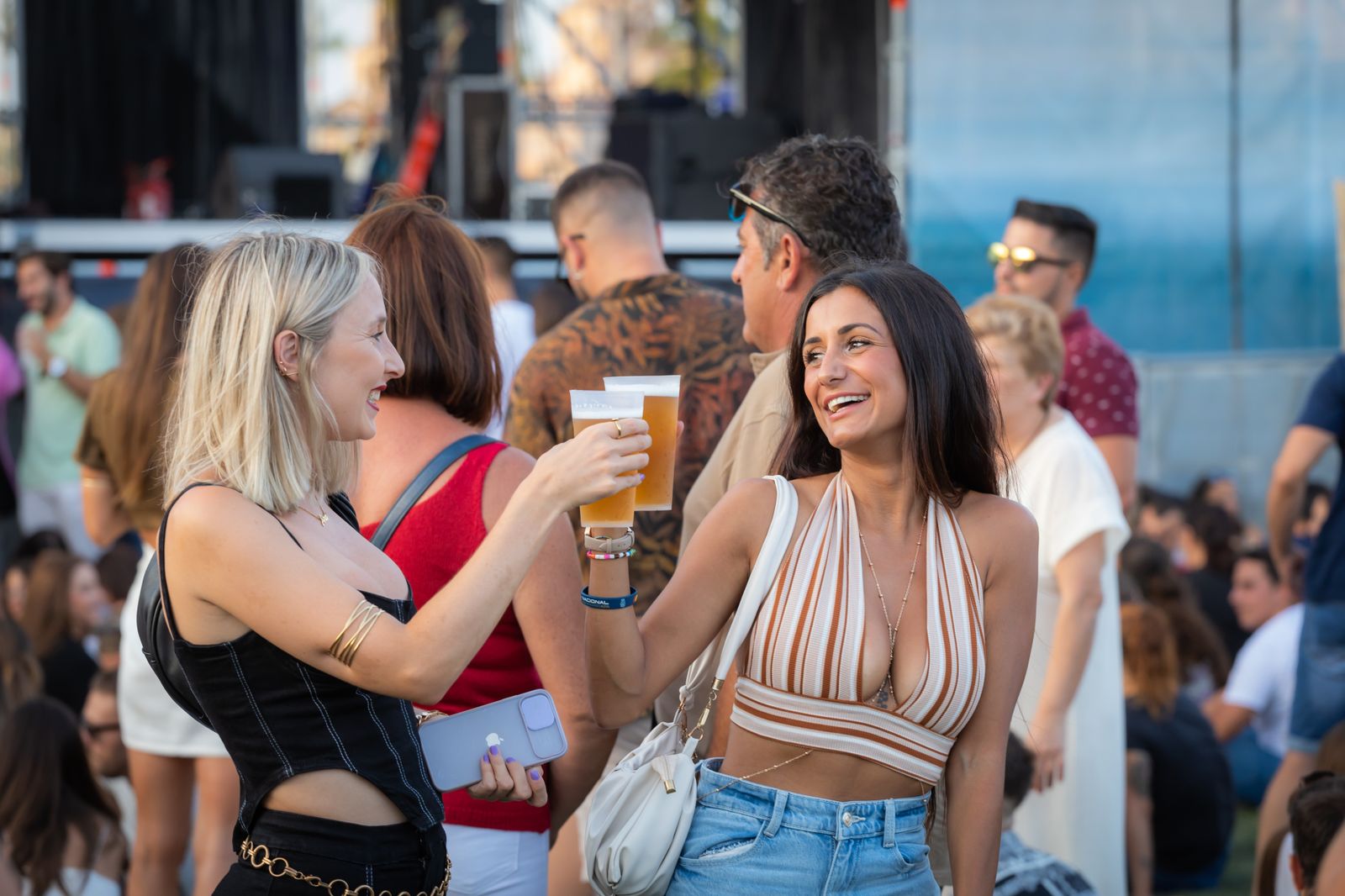 Búscate en el concierto de Raulé en Bahía Sound