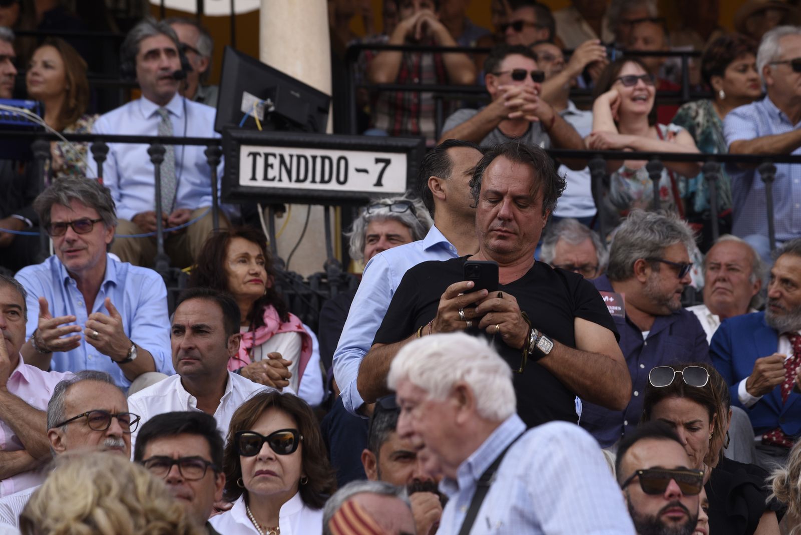 Búscate en la tercera corrida de toros de la Feria de San Miguel de Sevilla