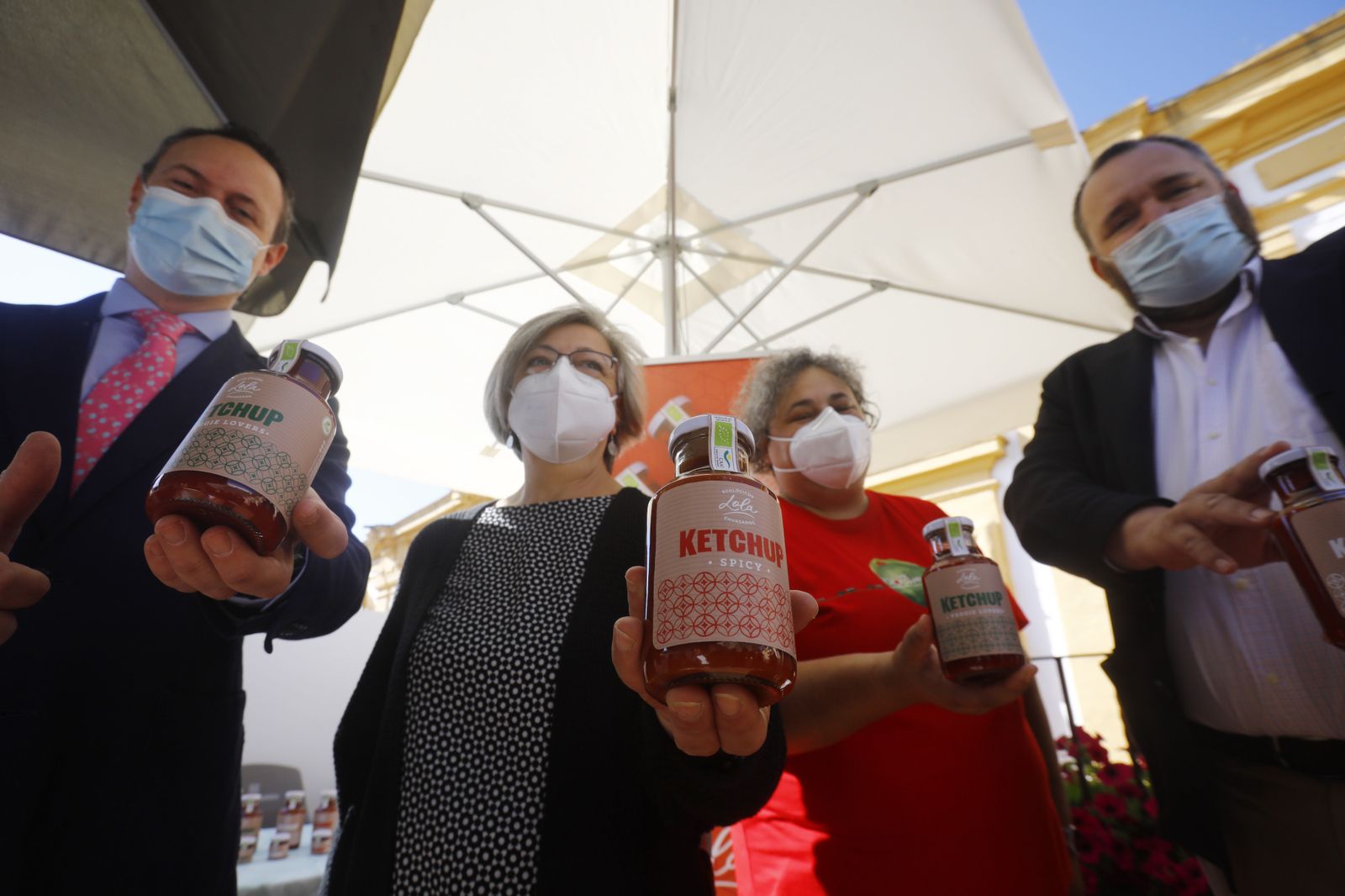 Presentación del ketchup cordobés en el restaurante El Churrasco.