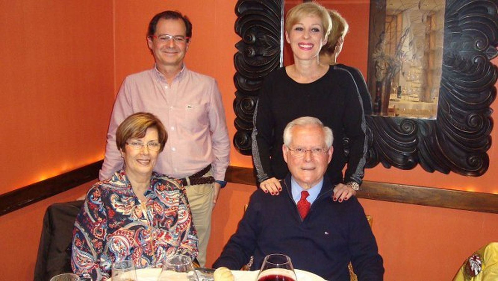 Loli González y Pedro Aguilera, con sus hijos Pedro y Cristina durante la celebración.